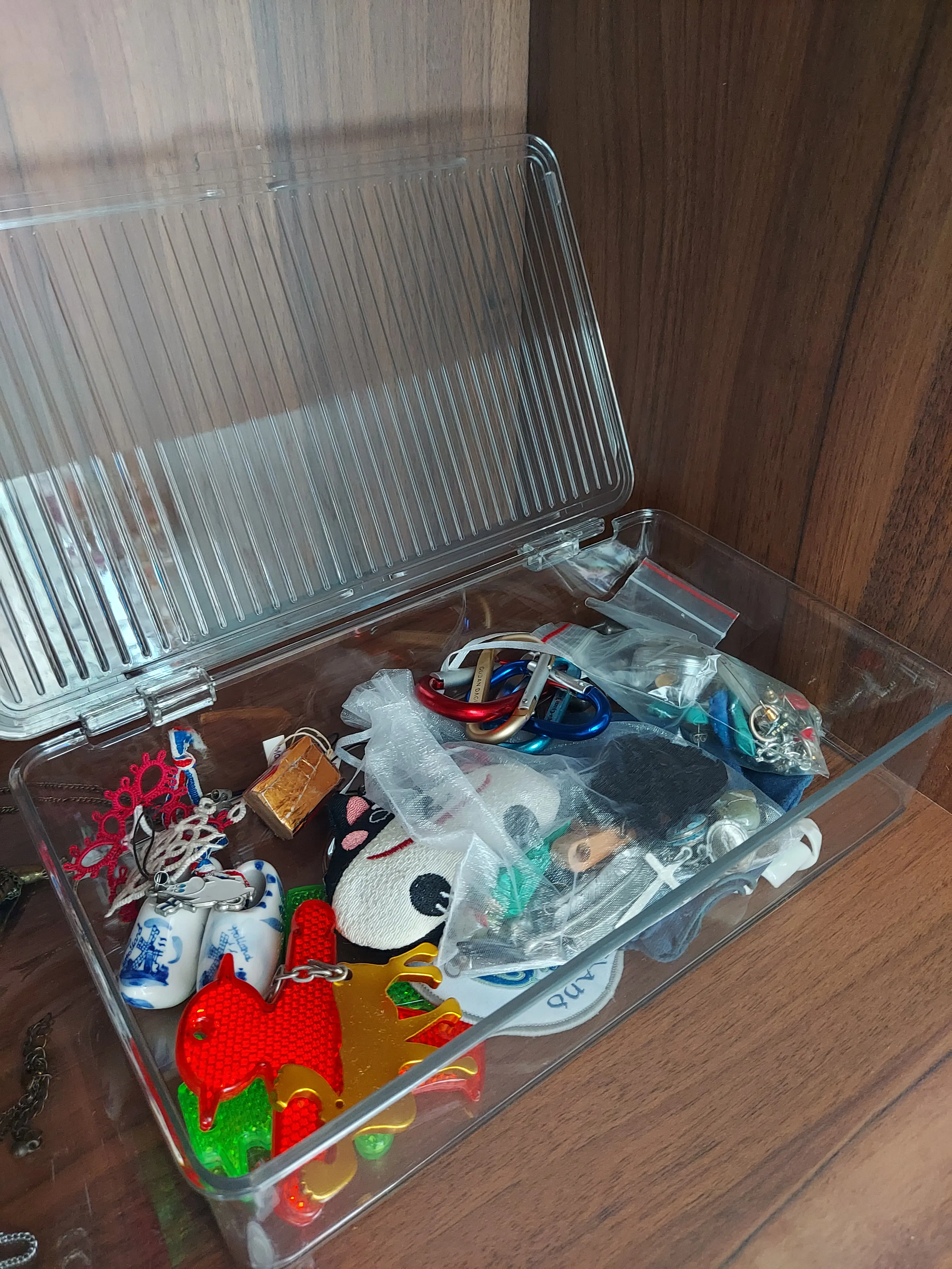 Customer home photo 3: Thick and good quality plastic. Sturdy material and no scratches.