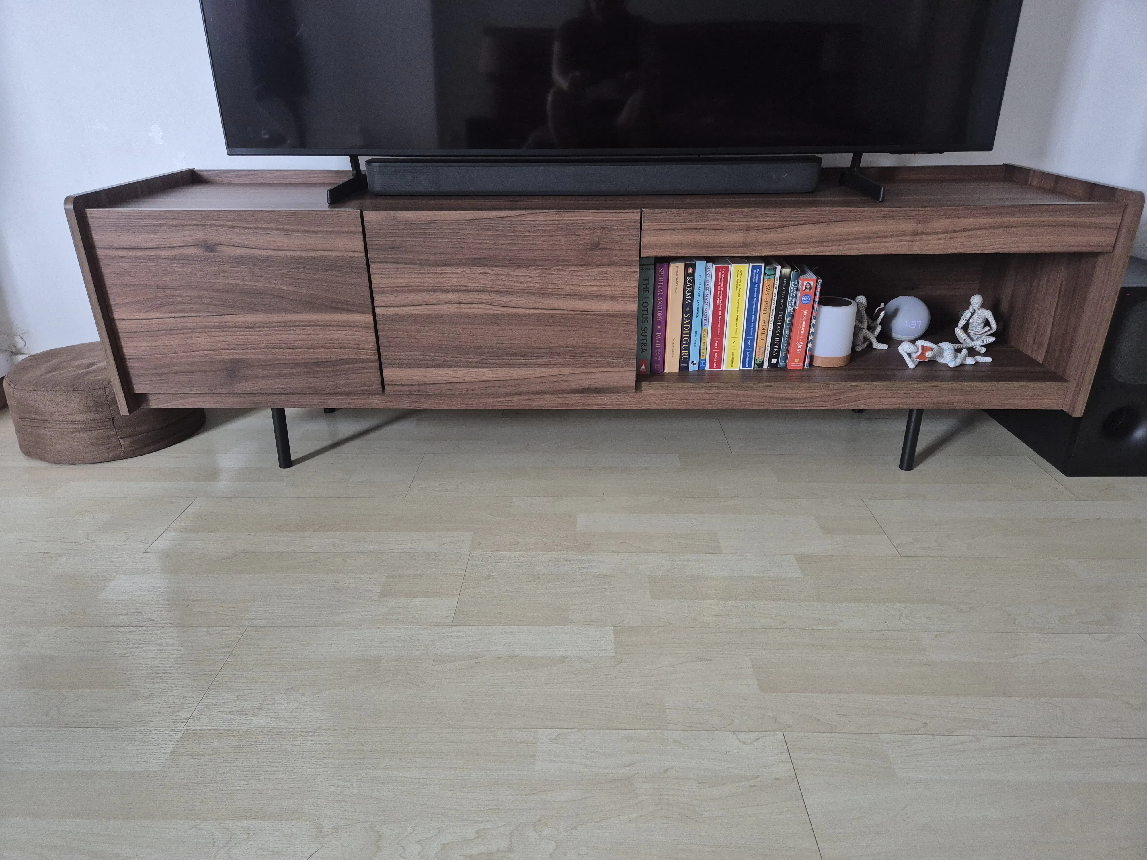 Customer home photo 8: Very classy look. Always good quality products of HipVan.