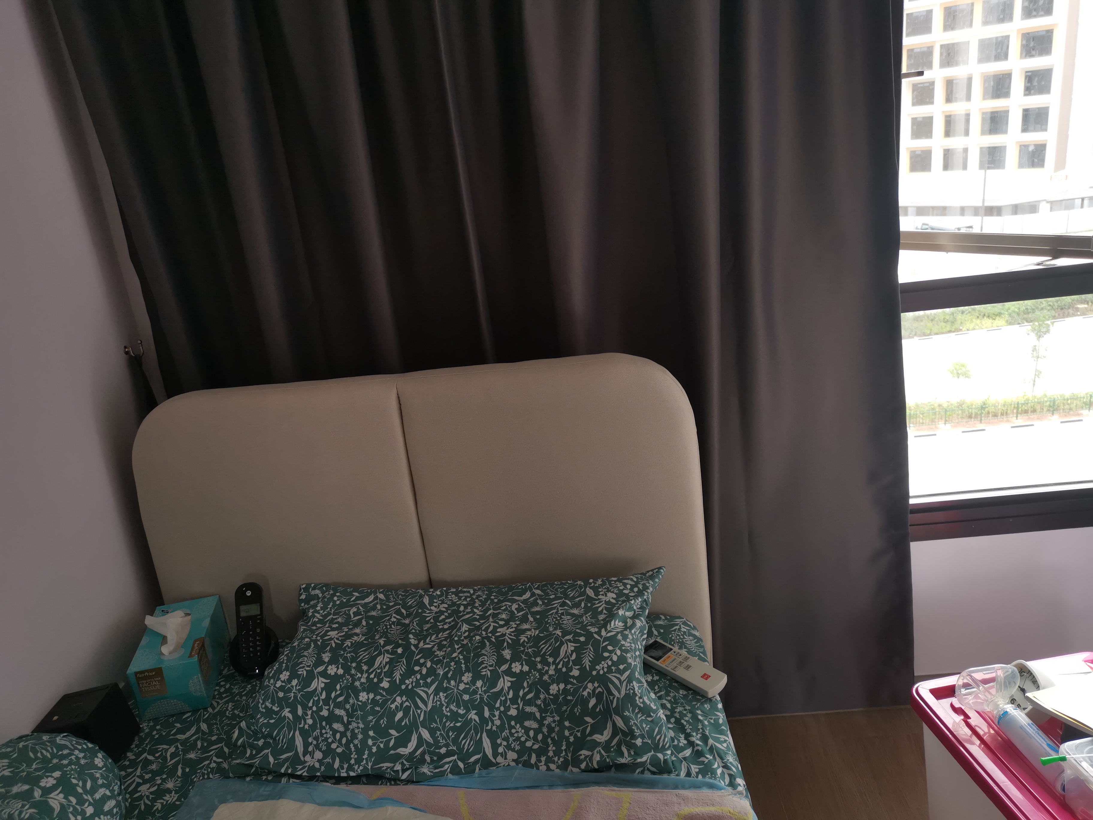 Customer home photo 17: I like the design of the bed board. it is very easy to lift up the bed to access the storage compartment.