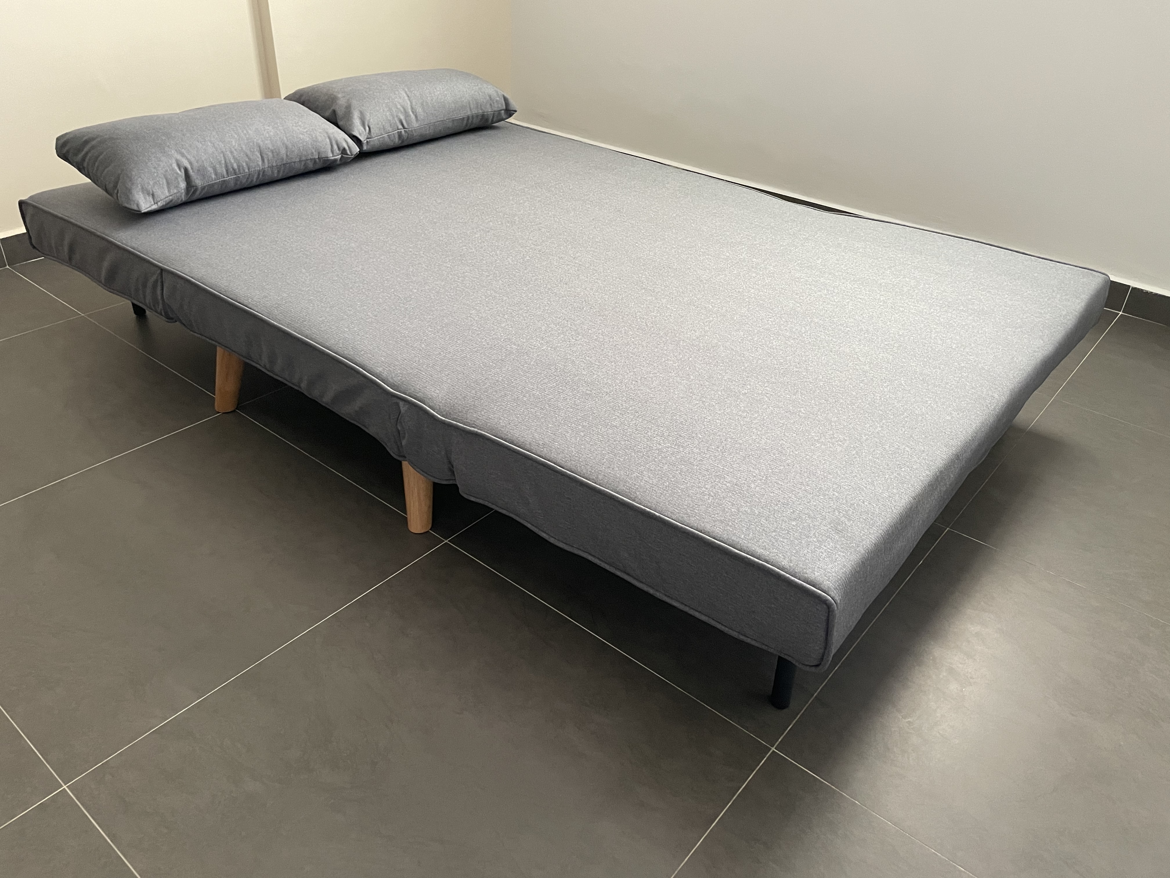 Customer home photo 6: Easy to change configuration. Sturdy legs, firm mattress. Very happy with the purchase. They assembled the legs on site and delivery was on time, fast and done well.