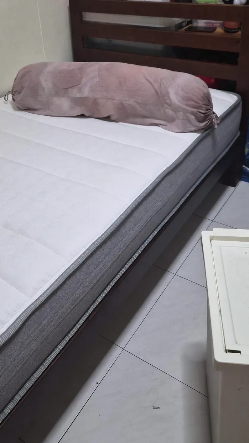 Customer home photo 1: Satisfied with the mattress.