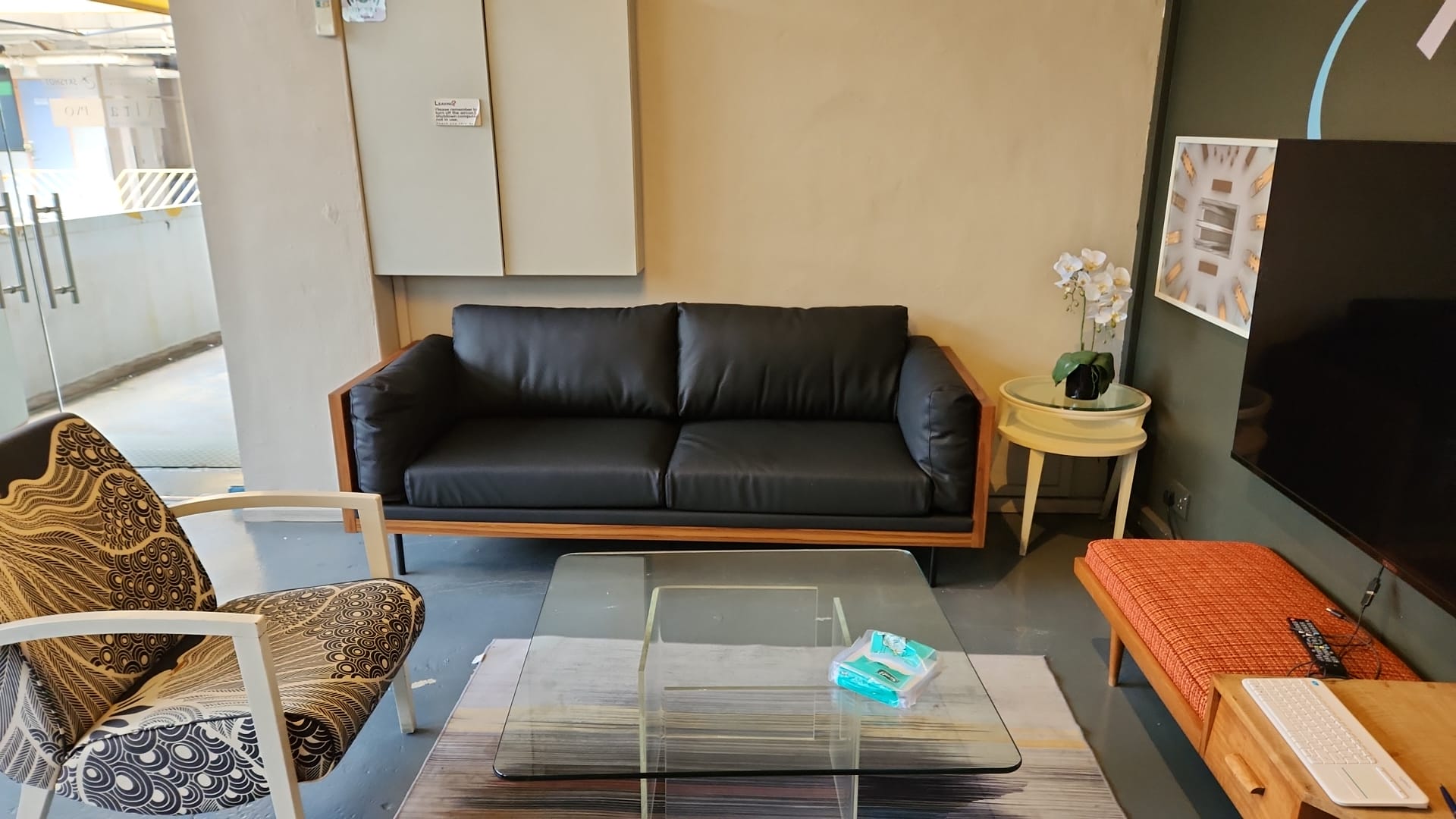 Customer home photo 4: The first sofa came, and it had some issues. The guys quickly dealt with it and sent me a new one the following working day. The sofa looks good in my office reception area. Pretty comfy. Good value for money.