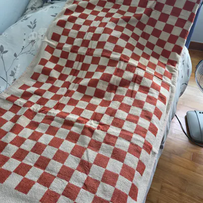 Customer home photo 1: Looks like good quality towel. Recommended!