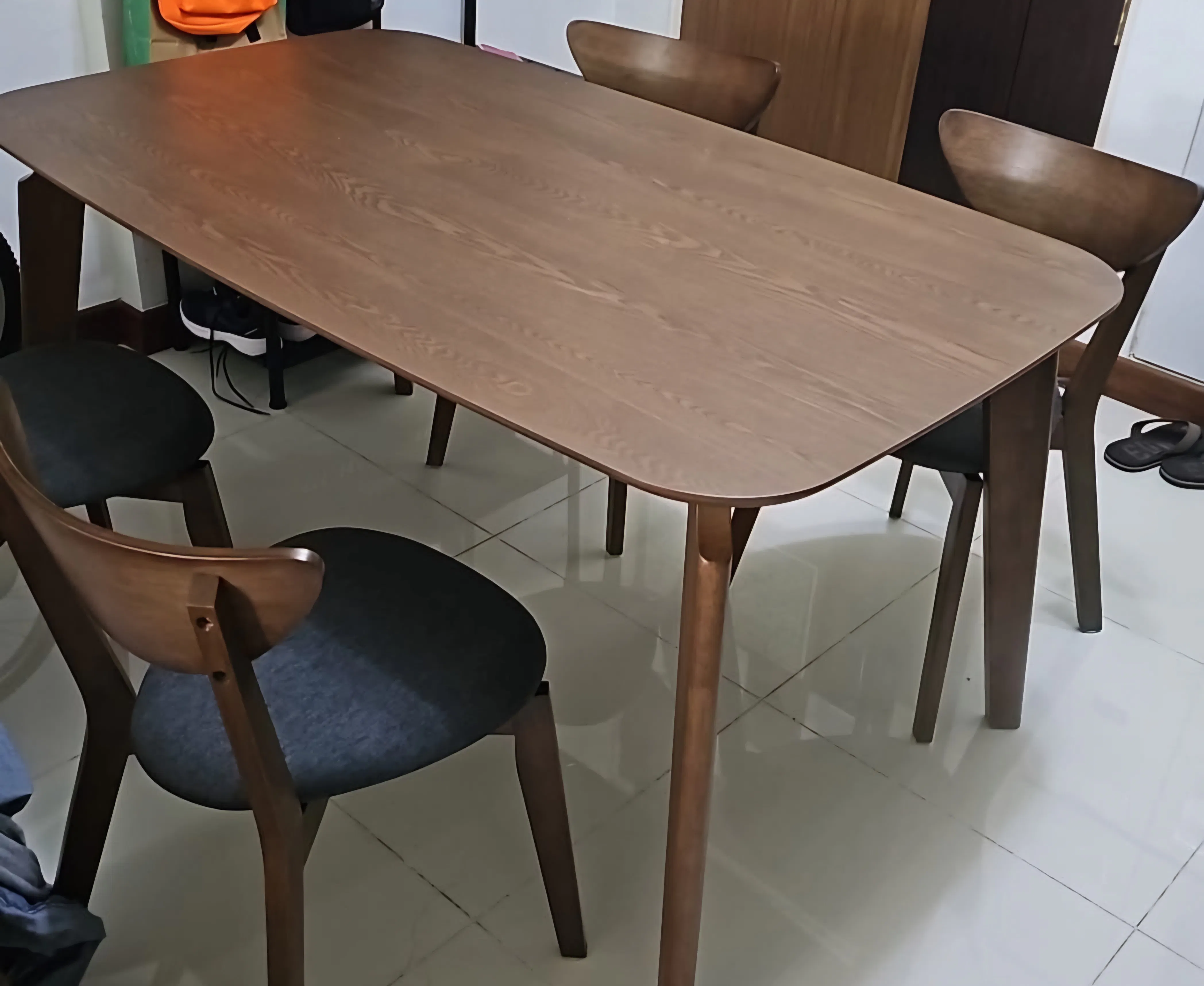 Customer home photo 1: The colour matches our home furnishes and definitely a great buy. New addition to the home where the family can now enjoy dining gathering in comfort. 😍