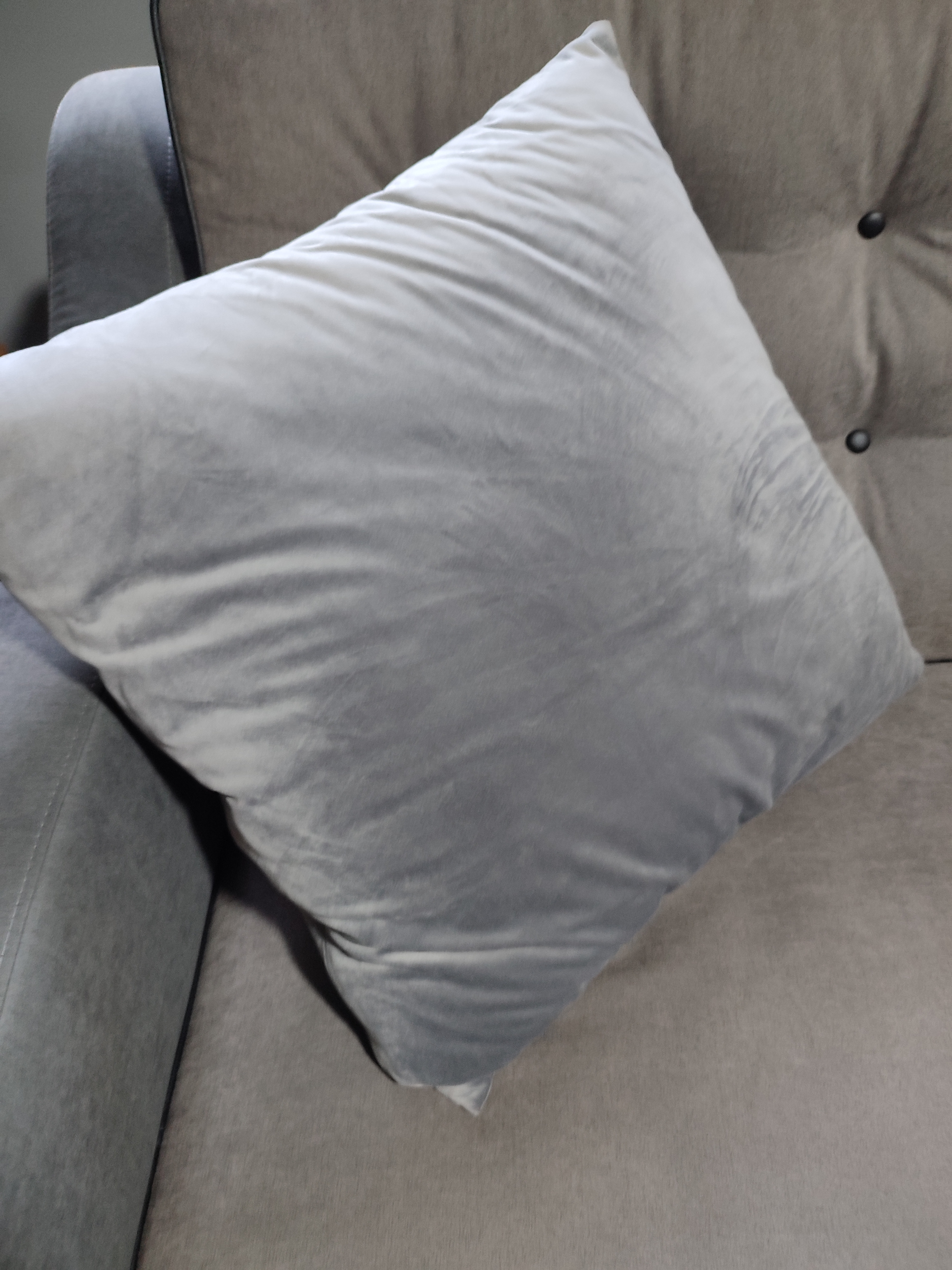 Customer home photo 1: Big pillow to lie on, comfortable