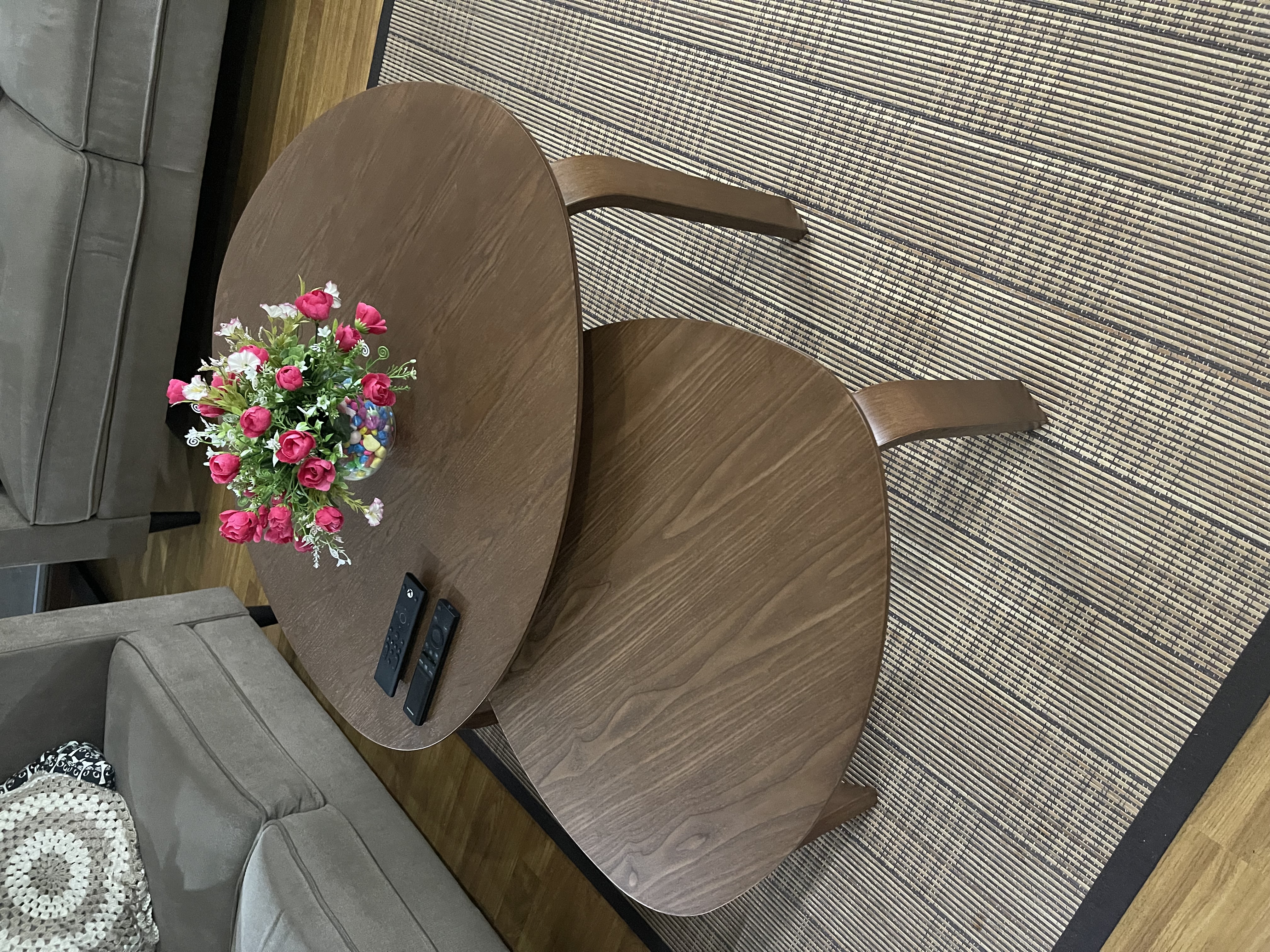 Customer home photo 6: Nice coffee table perfect for my living room