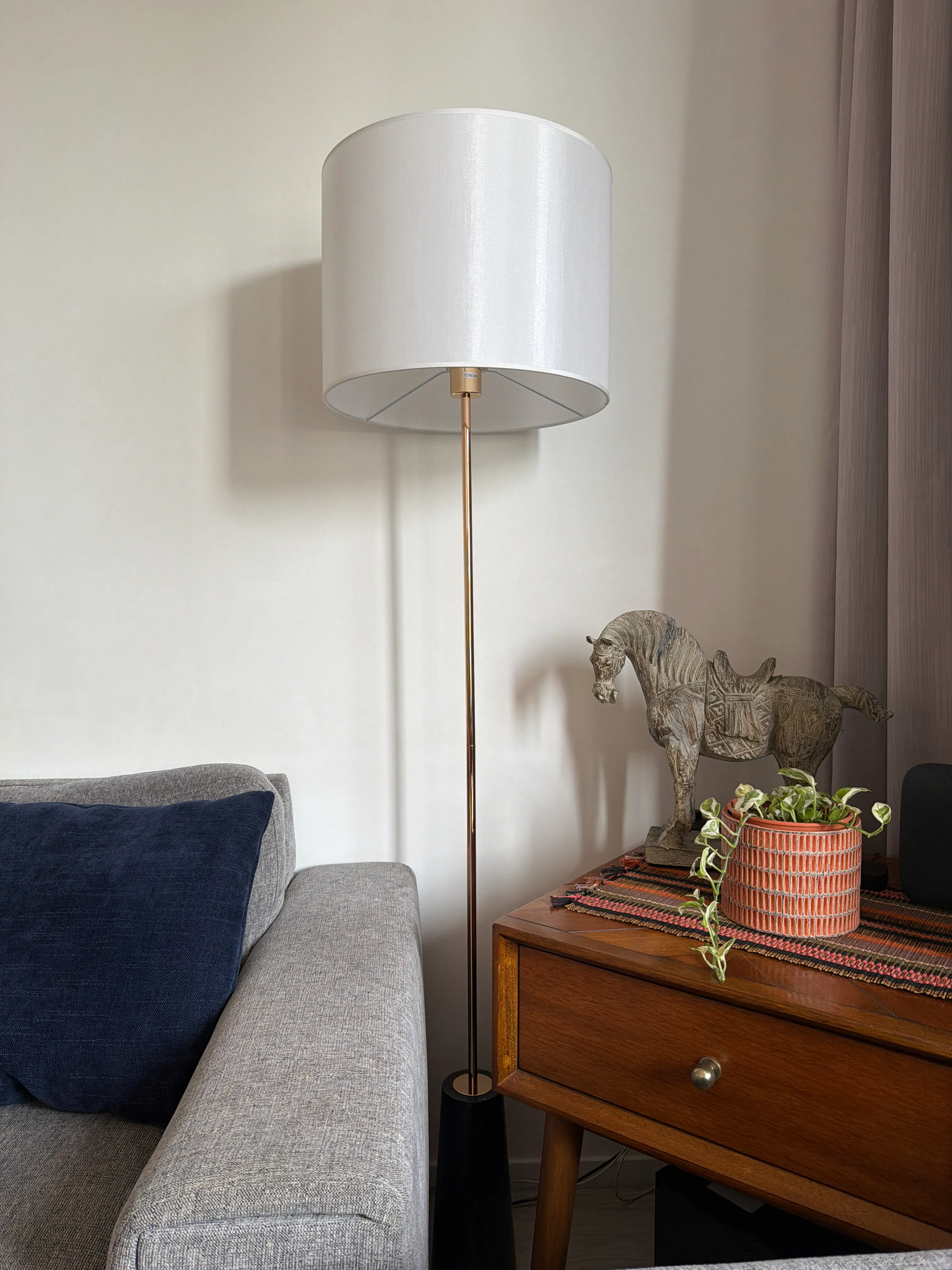 Customer home photo 1: Surprisingly for the price quality is fantastic delivery was prompt and Im using since 1.5 years I absolutely love this lamp