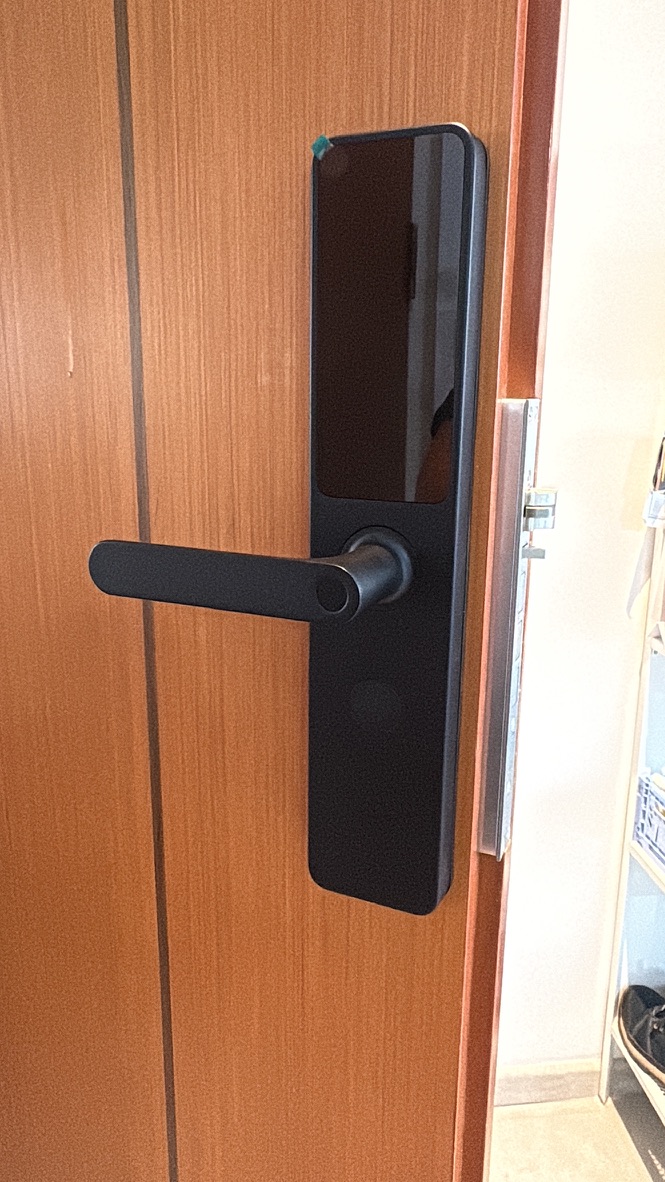 Customer home photo 4: Reliable, easy to use door lock - we have been using this for two weeks without any issue. However, the thumbprint verification does need some getting used to as you have to position your thumb at a very specific position for it to be verified. 

 The installation process was also fuss free and completed within an hour (though there is some noise as a result of the drilling of the door).
