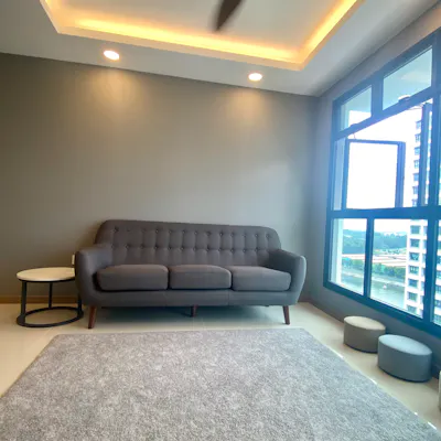 Customer home photo 6: I’m a minimalist and the sofa really compliment my living room.
Simplicity yet elegant