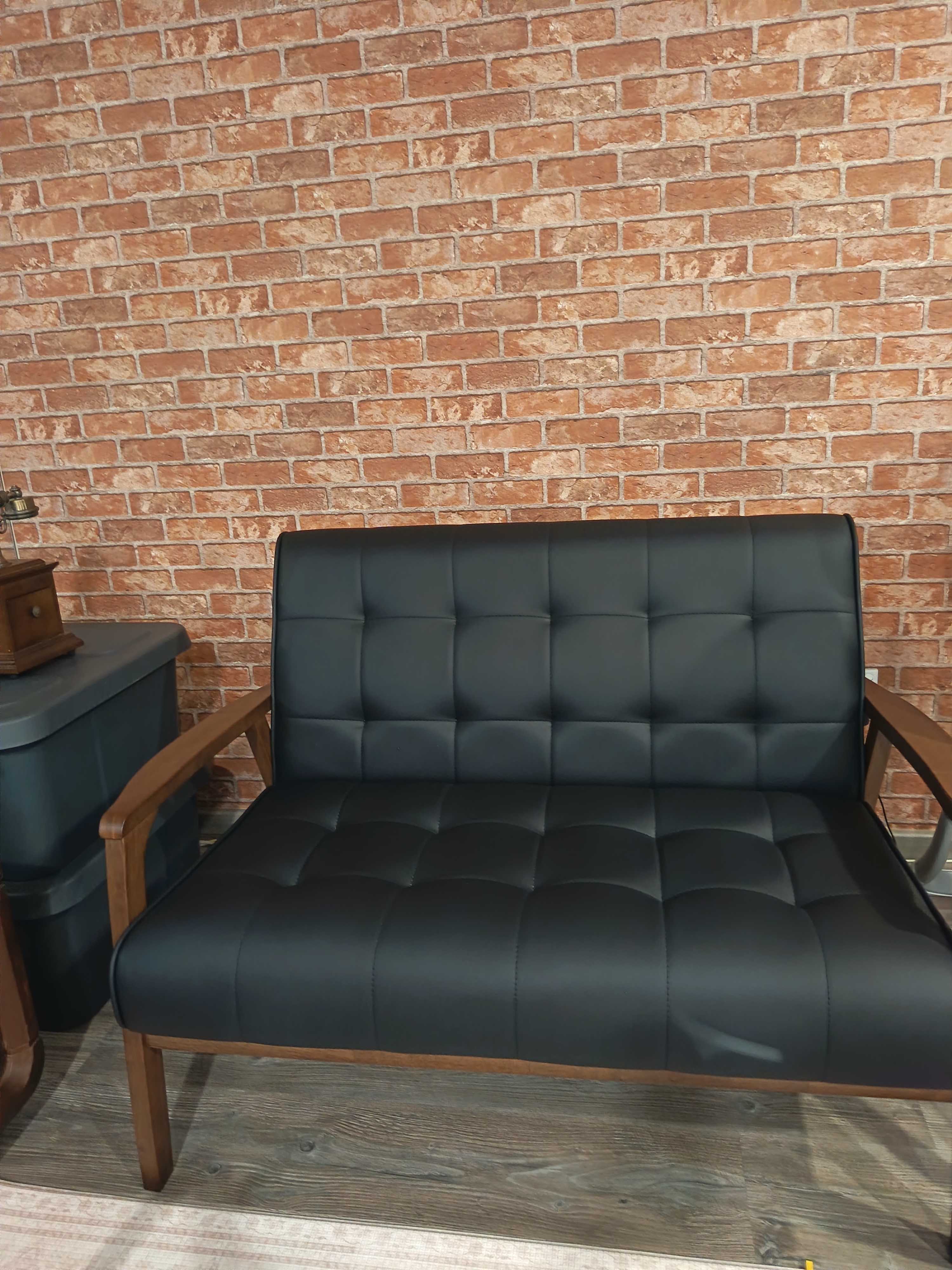 Customer home photo 3: excellent quality leather, sturdy seat, love it!