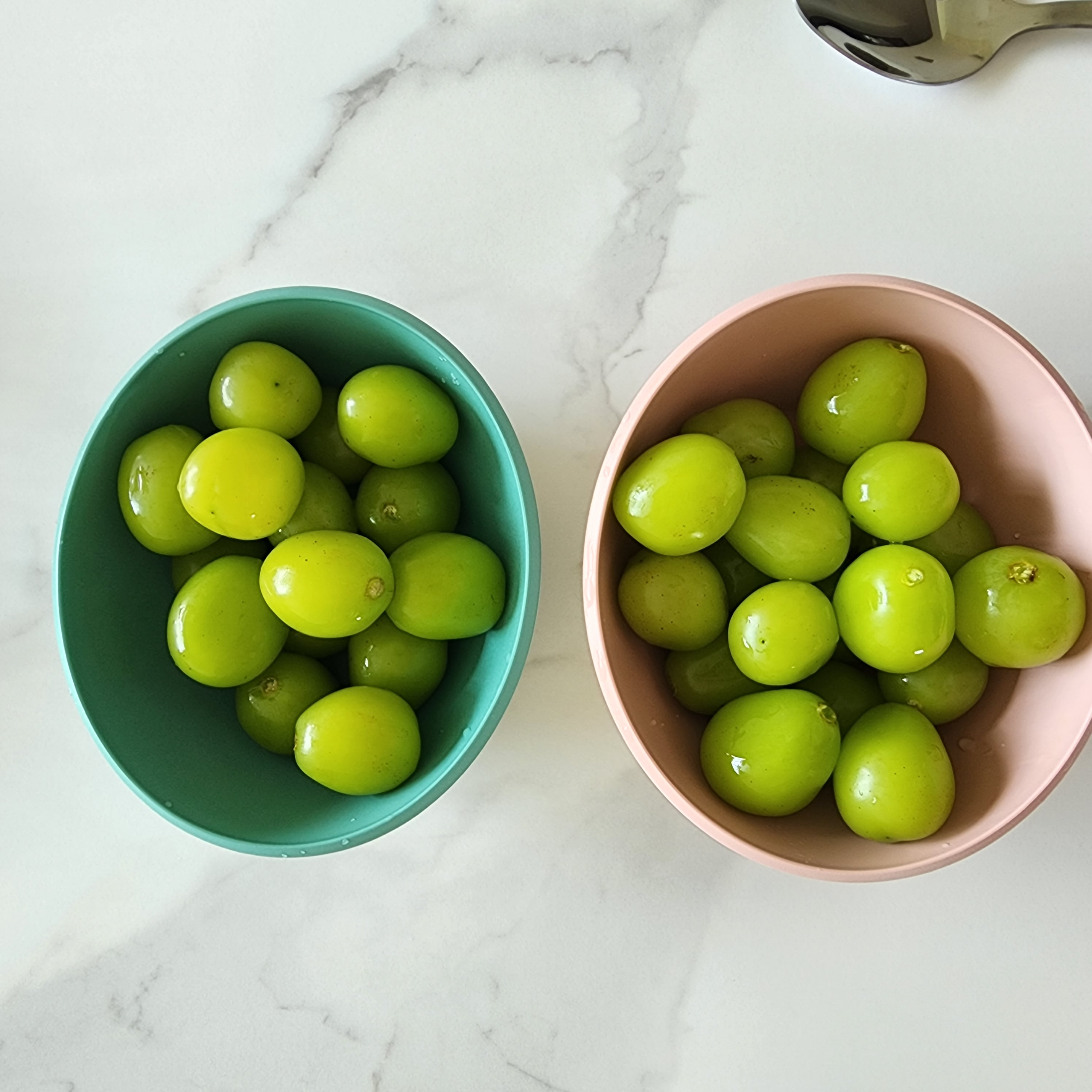 Customer home photo 1: I like it that it provides the right size, be it for snack or daily fruit intake.