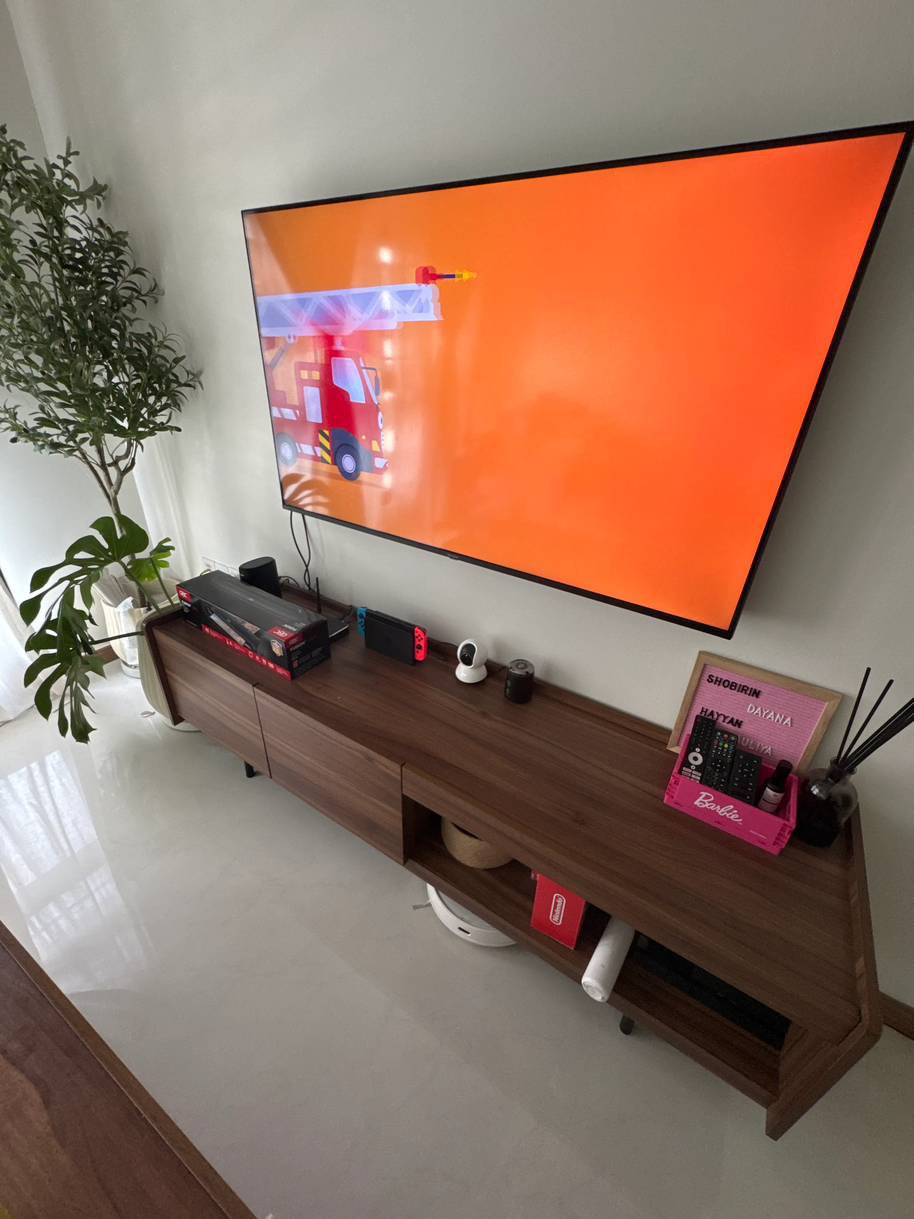 Customer home photo 9: Love the colour as it fits my home theme.