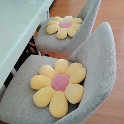 Customer home photo 1: Nice and comfy chair.