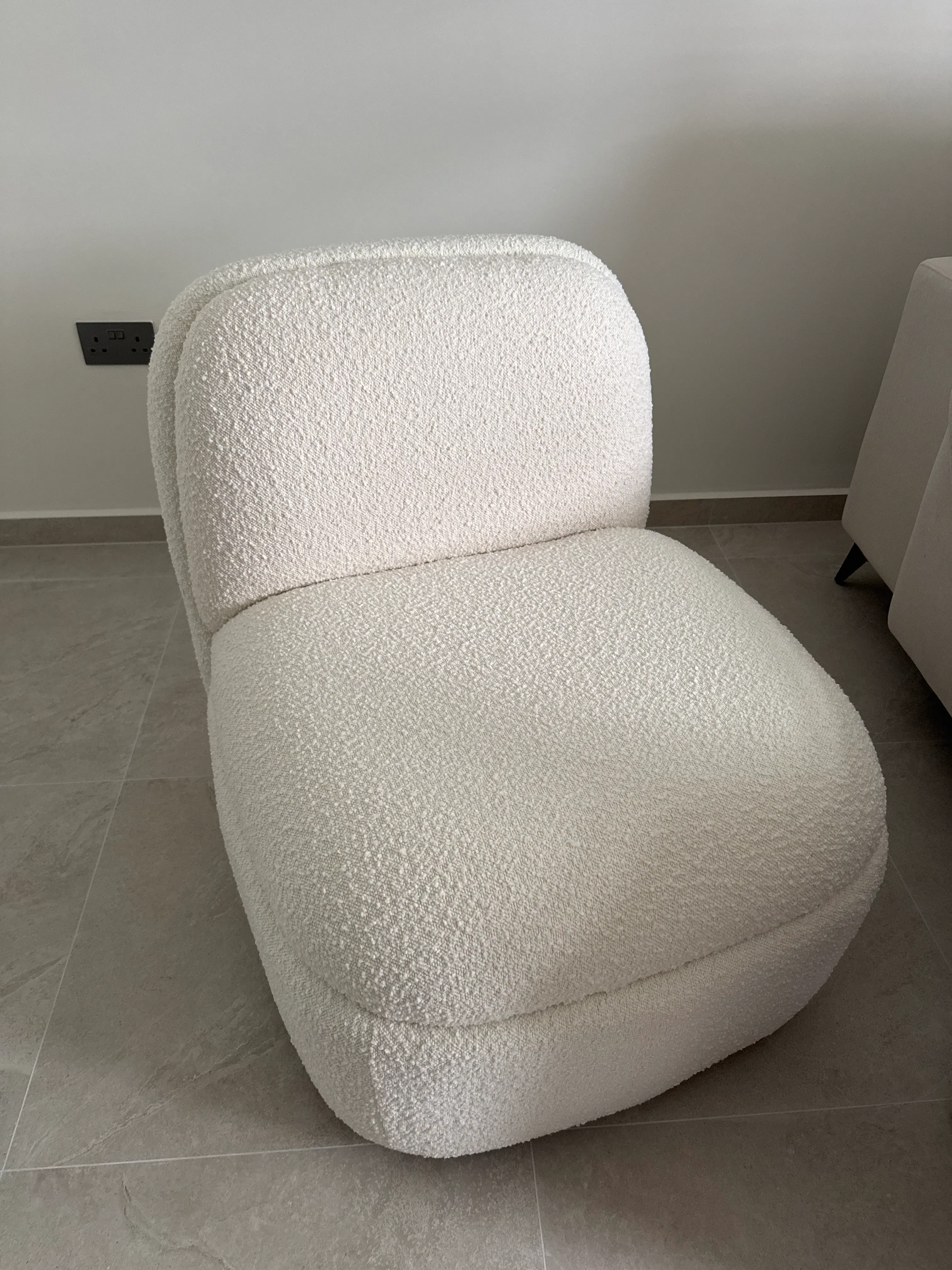 Freya Swivel Lounge Chair