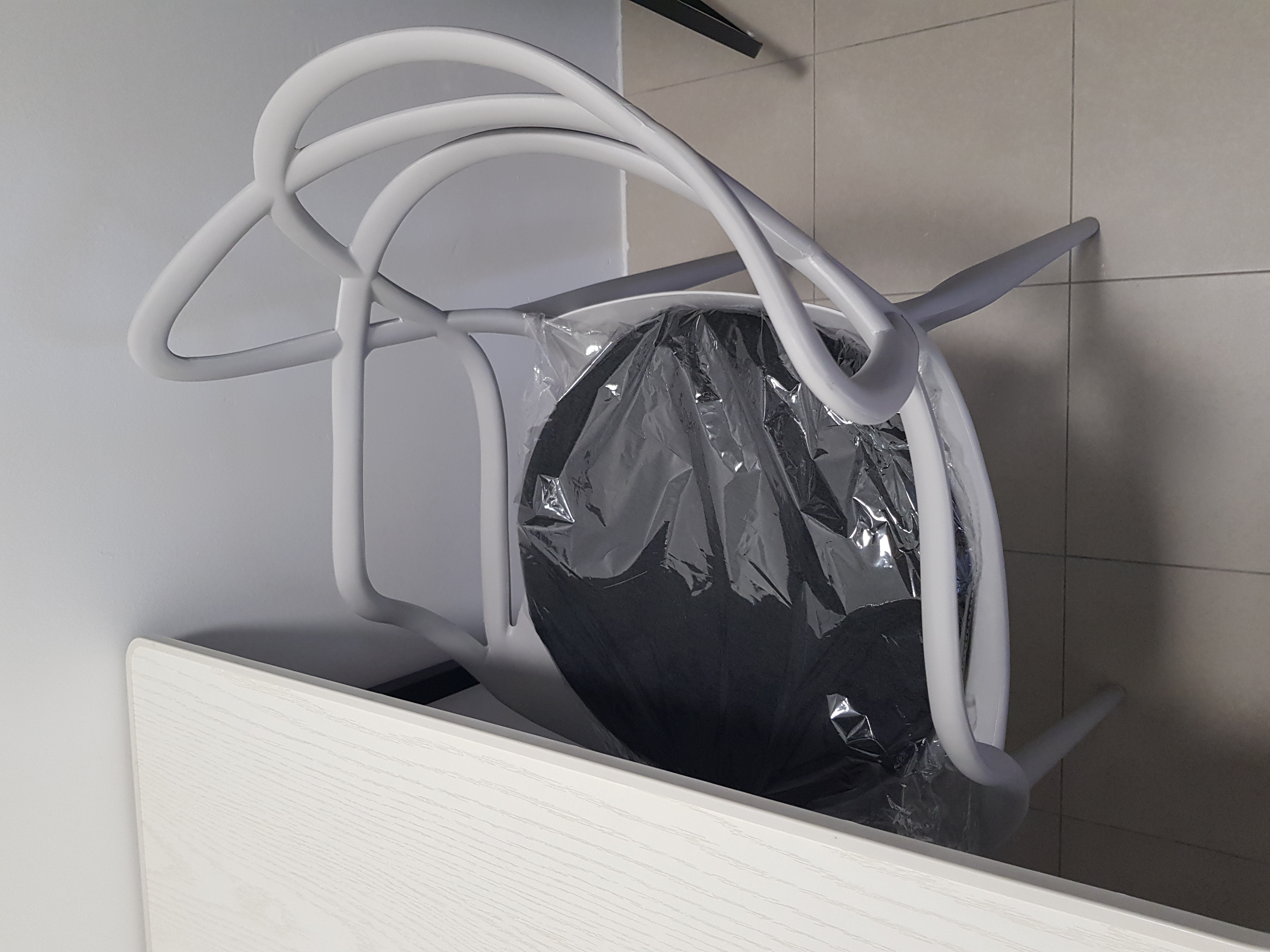 Avi Tissue Box