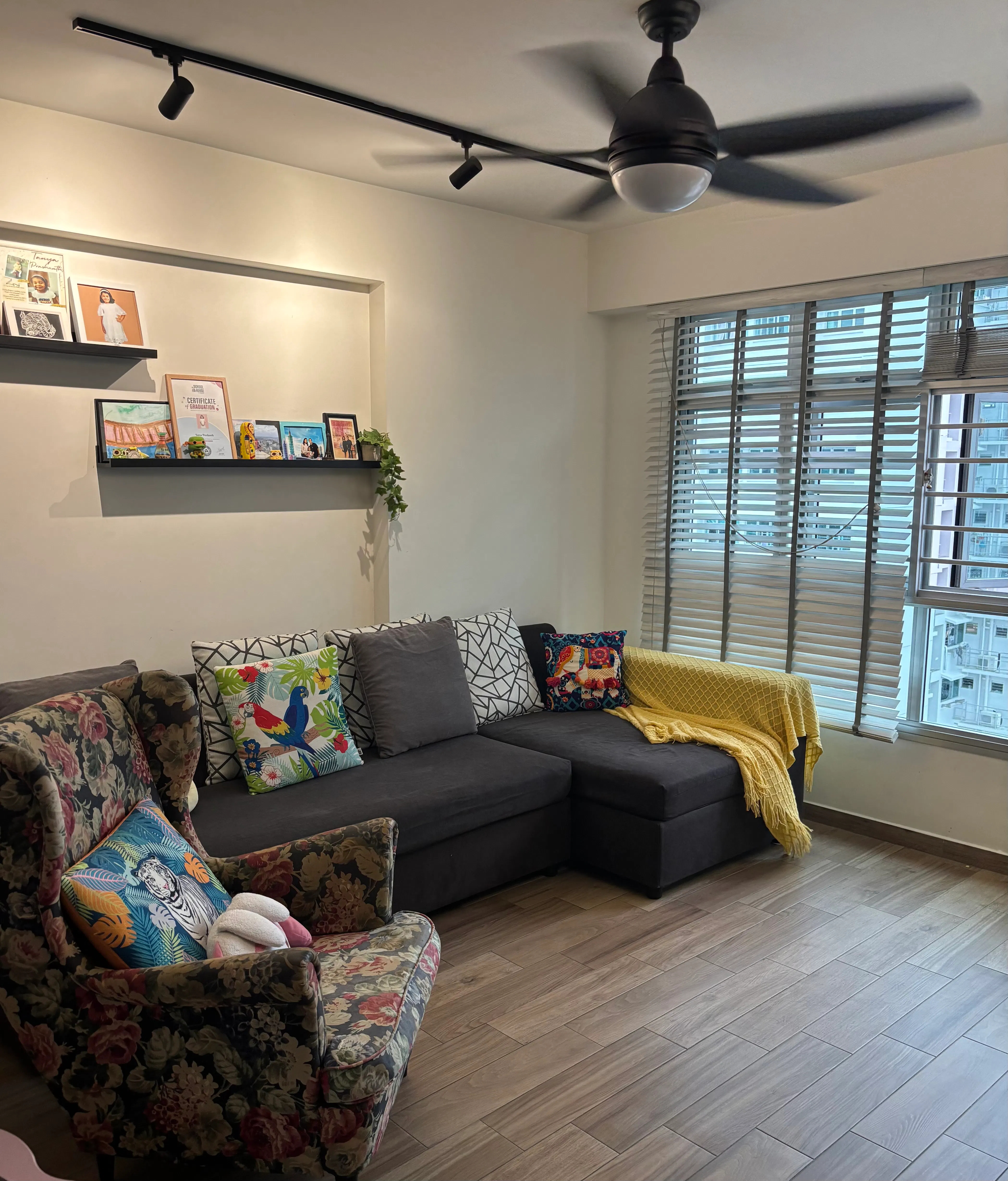 Customer home photo 2: Nice throw, soft, easy to wash and brightens up the space like I wanted it to.