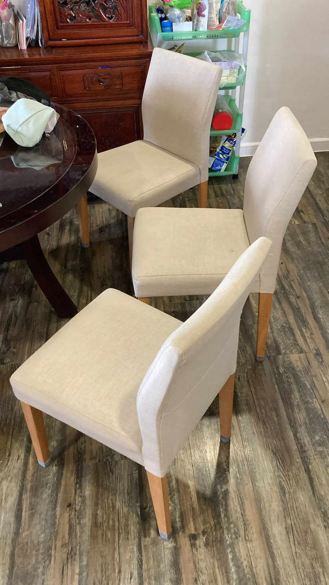 Customer home photo 2: Bought 6pcs and all are in good shape even after heavy usage.  For cleaning, it was easy to wipe or wash too.  No sign of tear or fray - Good buy!
