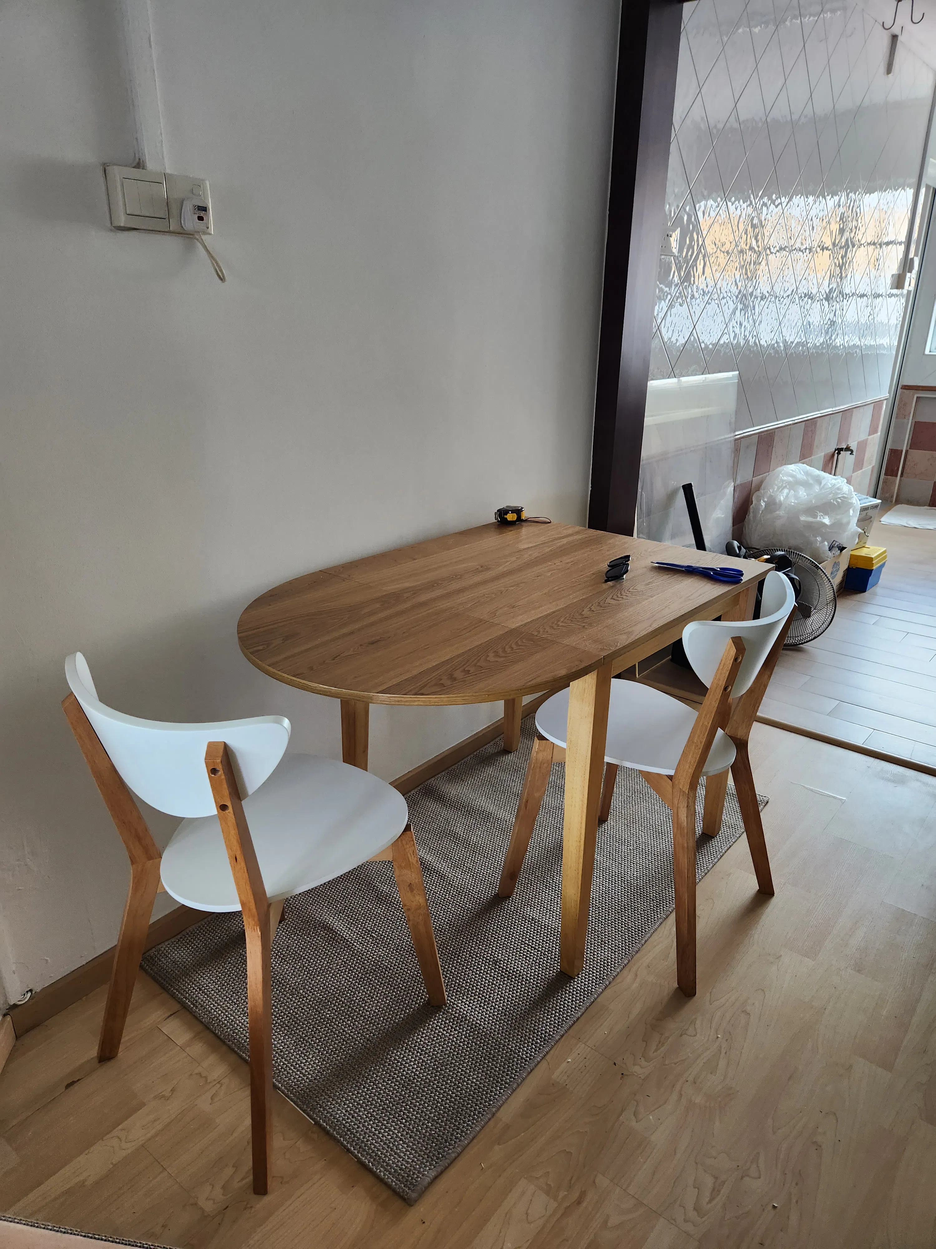 Customer home photo 35: very comfy and functional desigm, bought it together with the extendable dining table