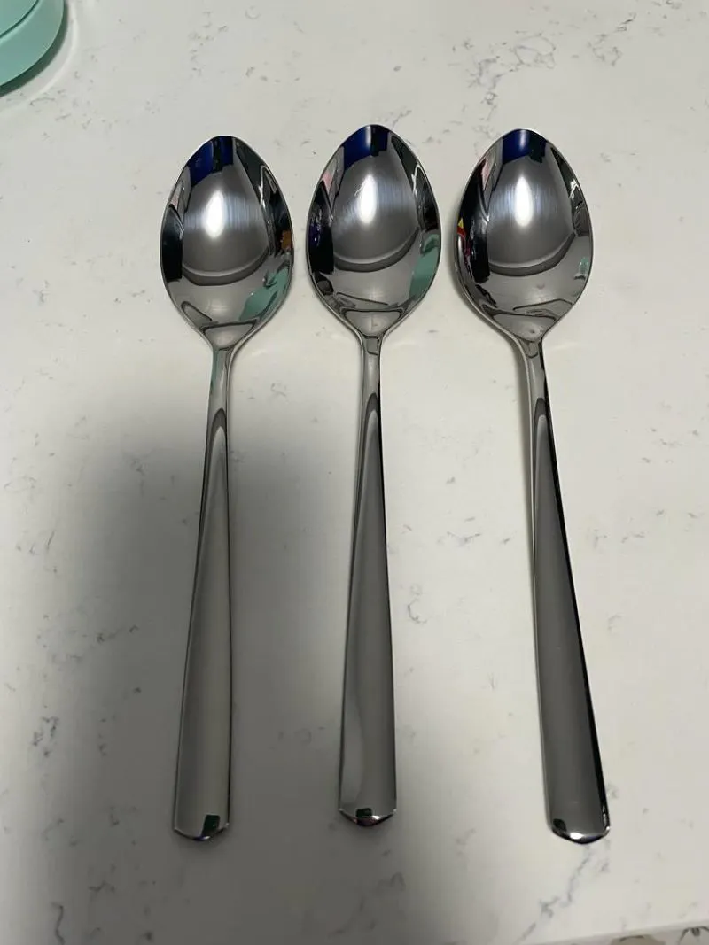 Customer home photo 2: Smooth and nice to use for meals. Price is quite decent too. Great buy!