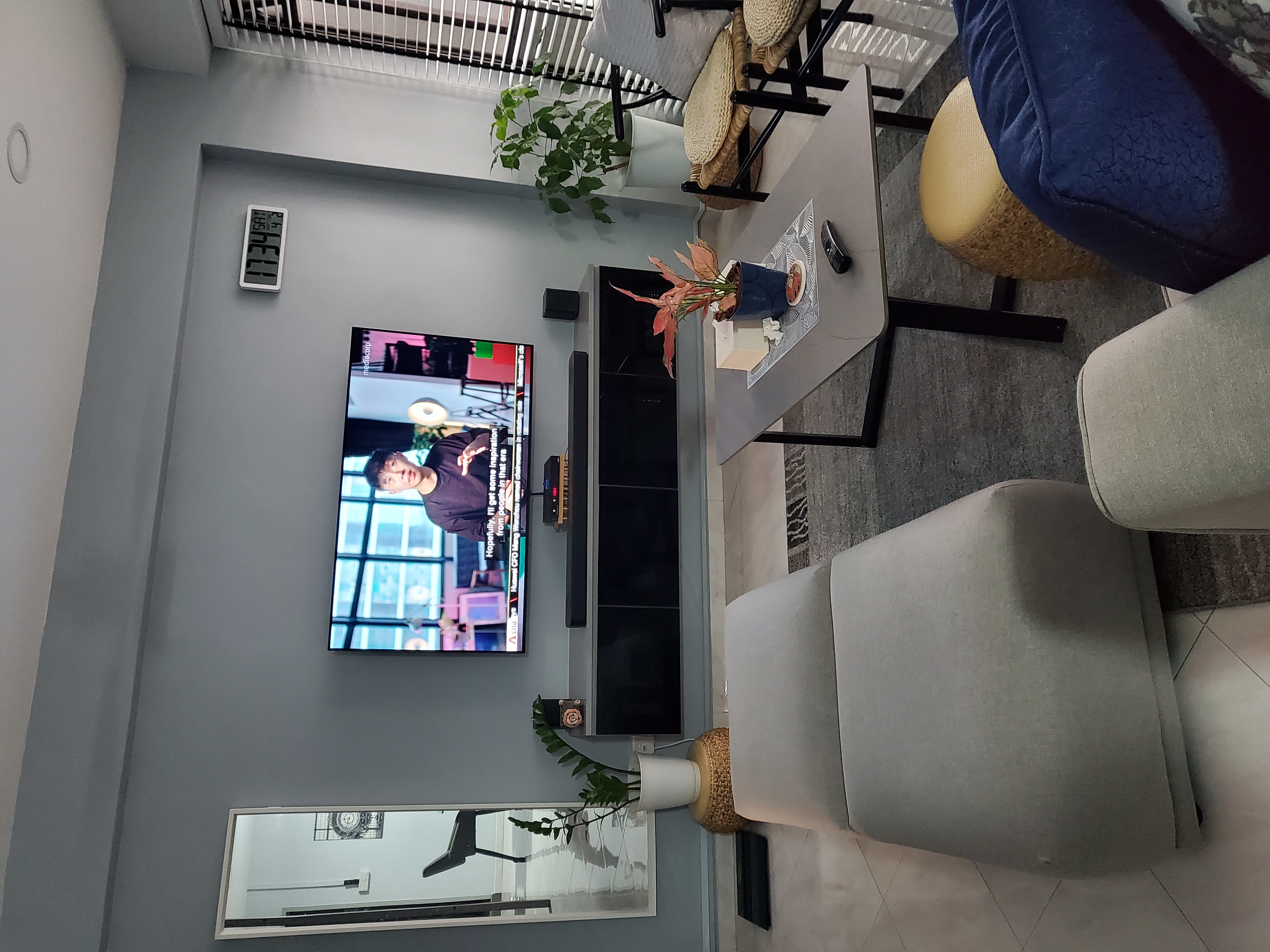 Customer home photo 2: I can place it anywhere around the house, as a coffee table or a chair itself, in the living room or in the bedroom and visitors like it as they can move easily when playing games.