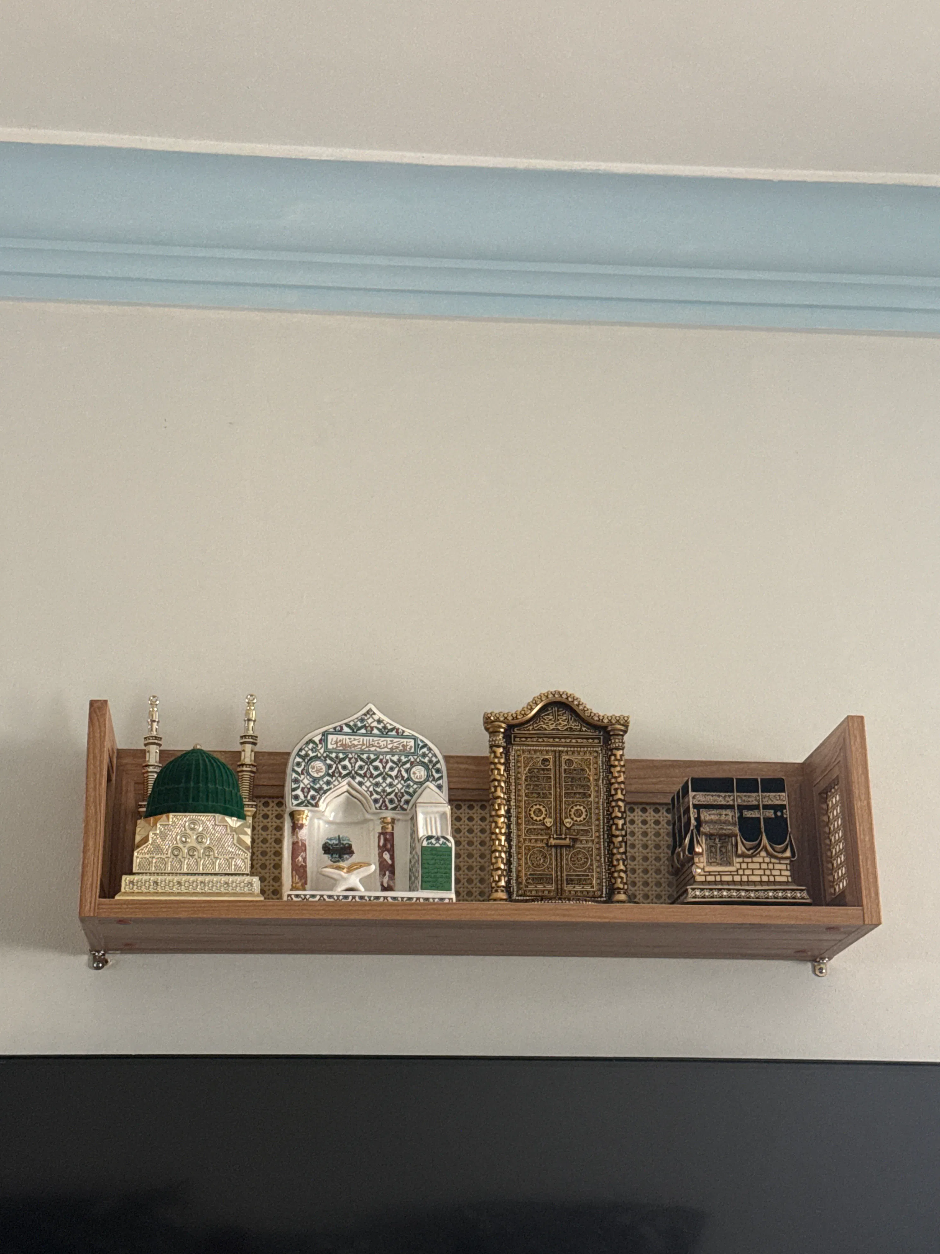 Customer home photo 13: nice to put photos or anything that is fragile!