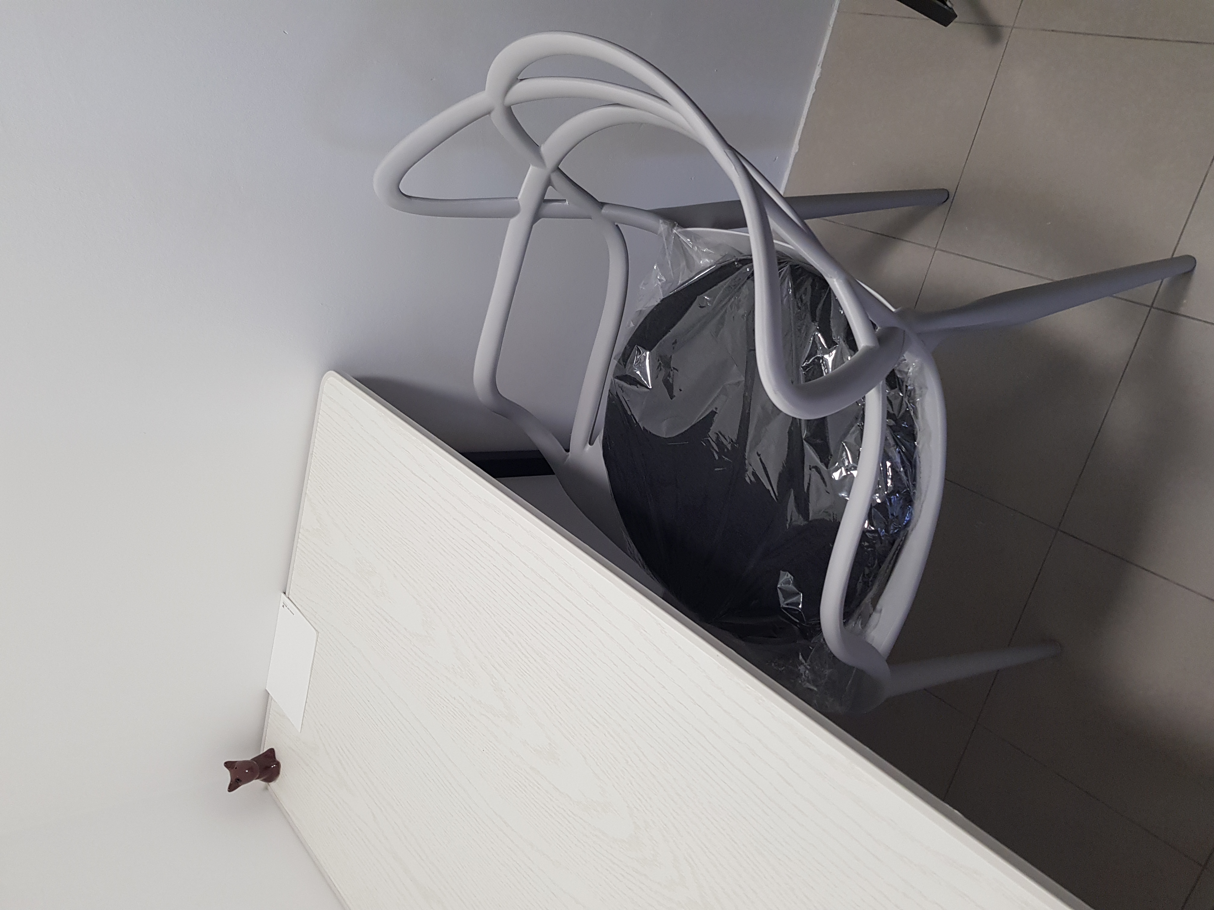 Avi Tissue Box