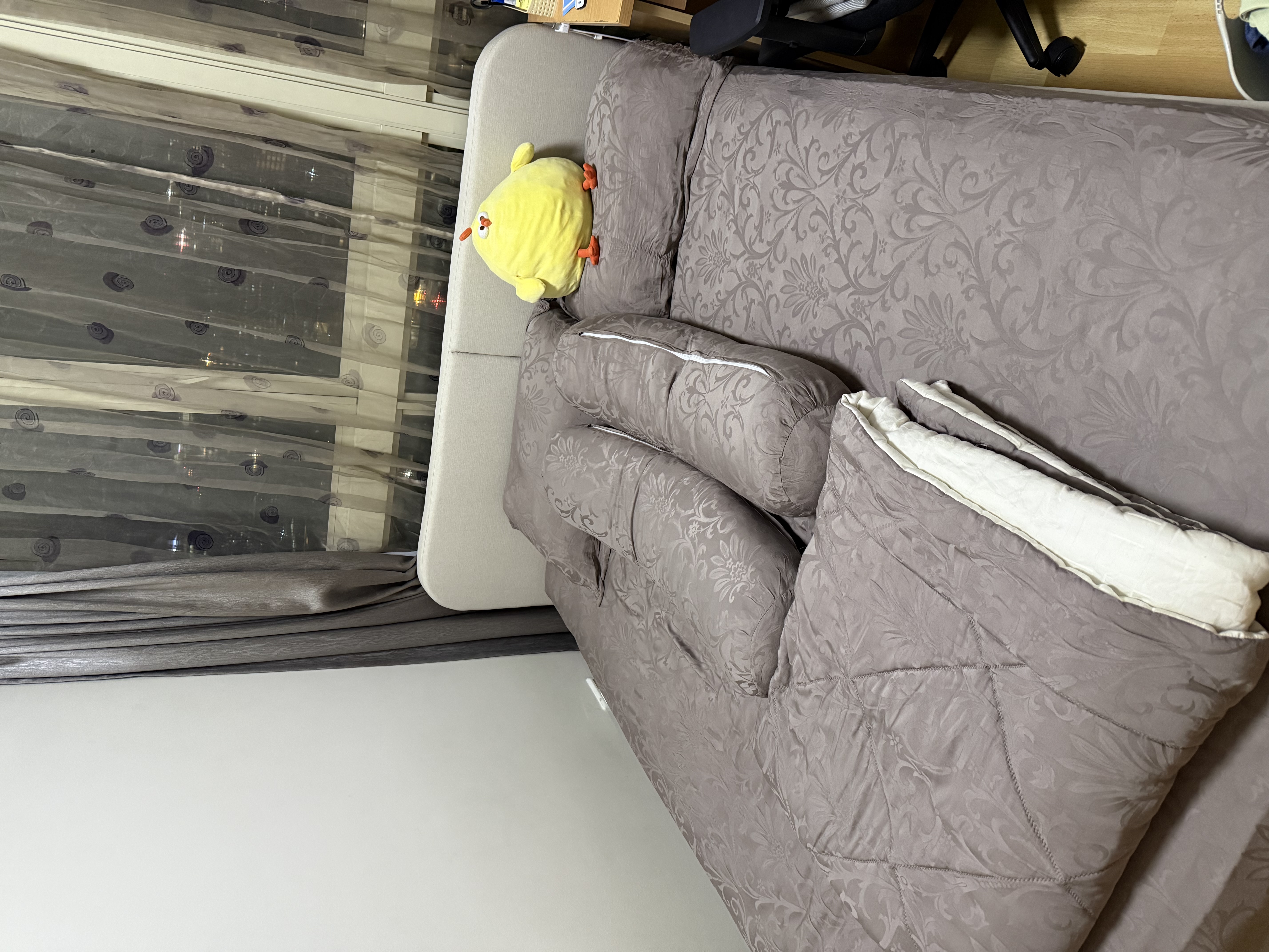 Customer home photo 1: Sturdy, but light. Looks classy. Setup by the HipVan team was really fast and efficient.