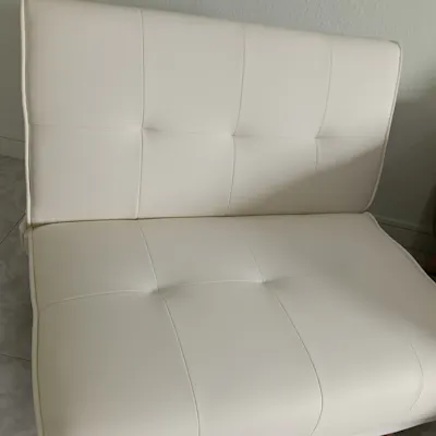 Customer home photo 3: This piece of one-seater ivory colour is nice, modern and brighten up the living space. 👍