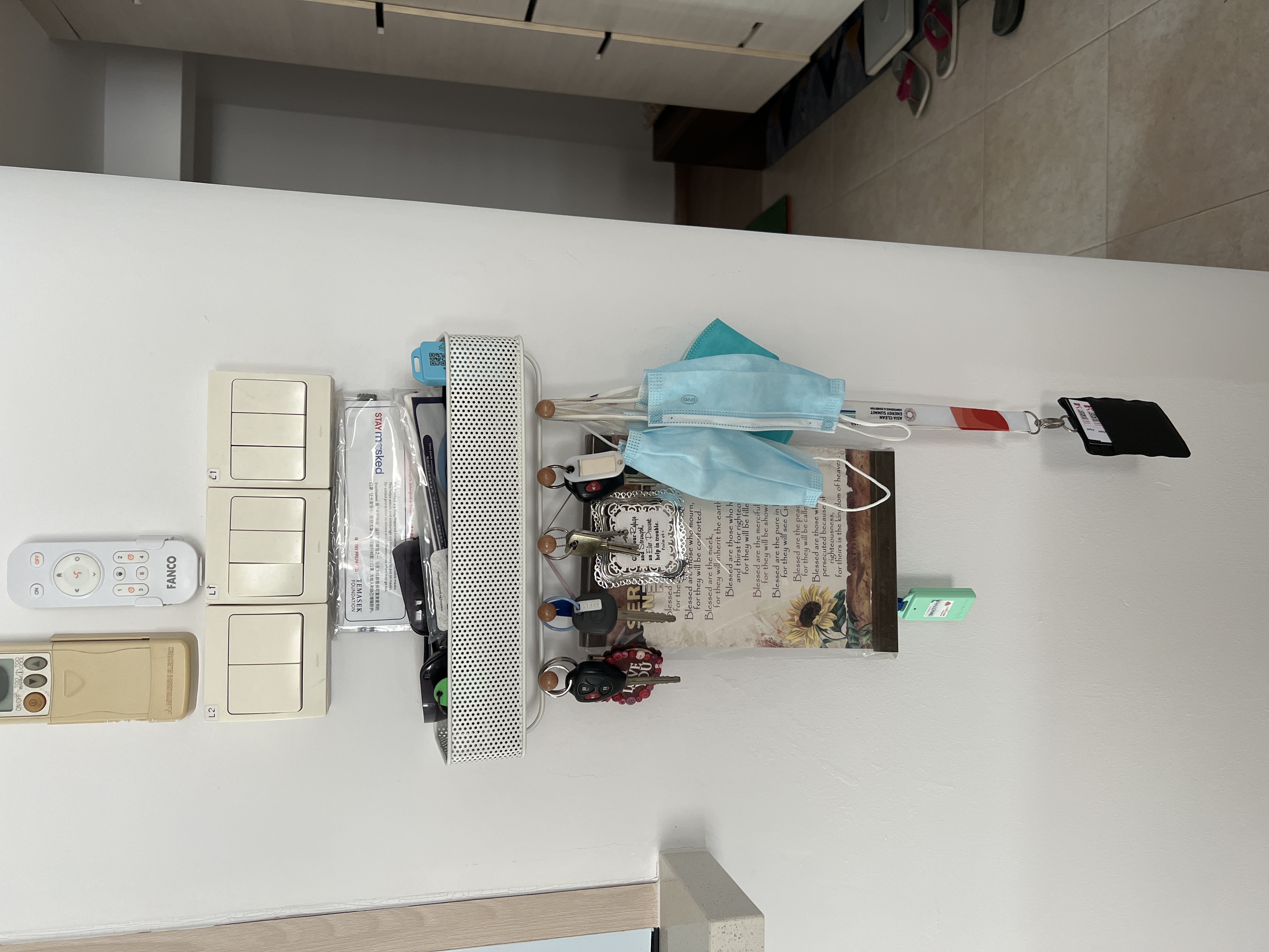 Customer home photo 2: Thank U Hipvan for selling this! I used to hv a key holder but this Estique Key Hook & Organiser allows me to hv keys / masks hanging there n on top my family mbrs can put sunglasses/ tokens/ tissue packs etc - super efficient house item!