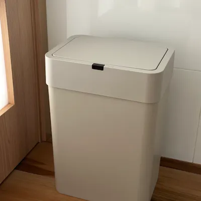 Customer home photo 1: Fits nicely in the kitchen. The only downside is that the opening mechanism can be a bit inconsistent at times.