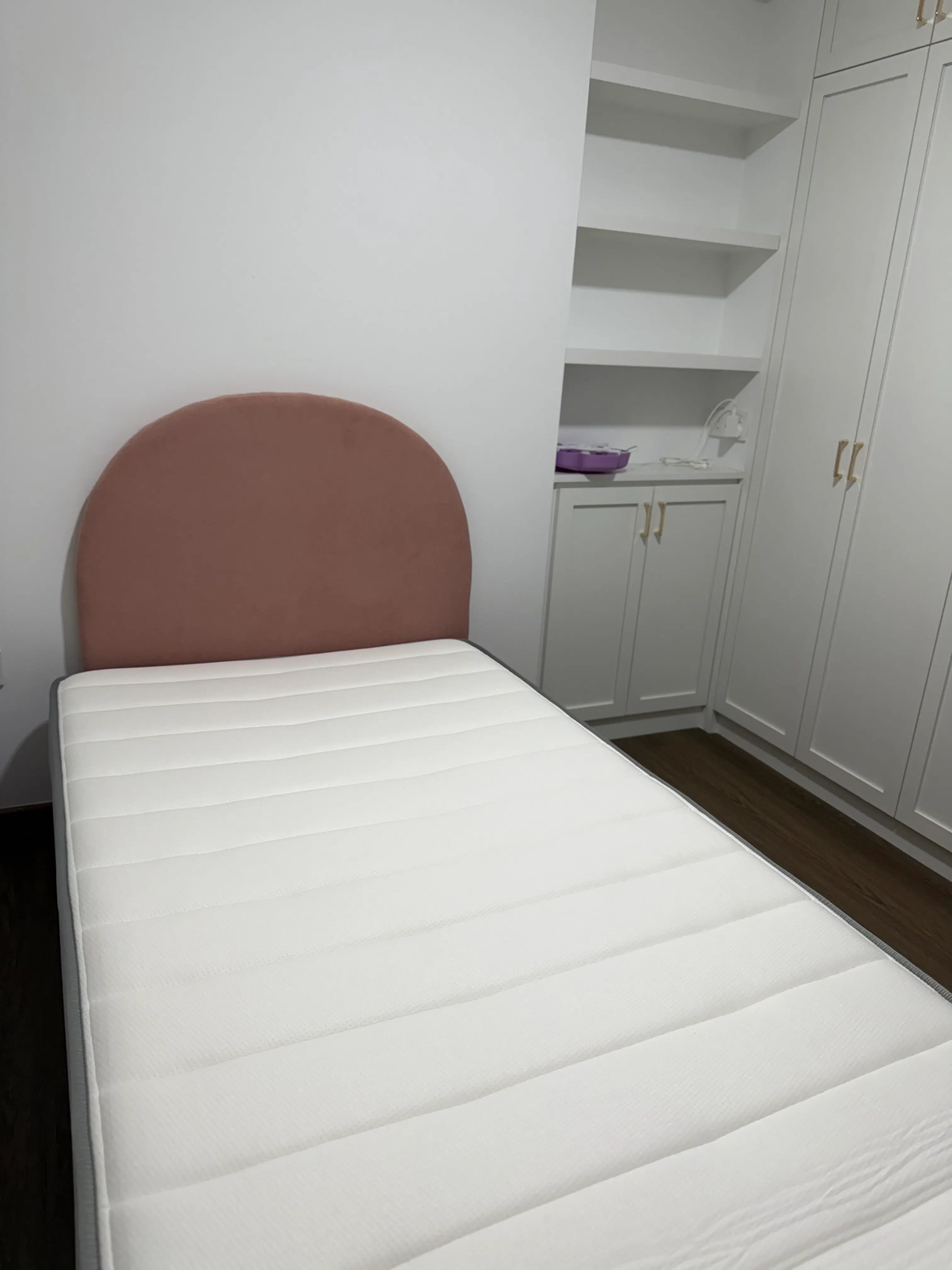 Customer home photo 24: Bought the wrong size accidentally but was prompt to assist me in switching the mattress.
