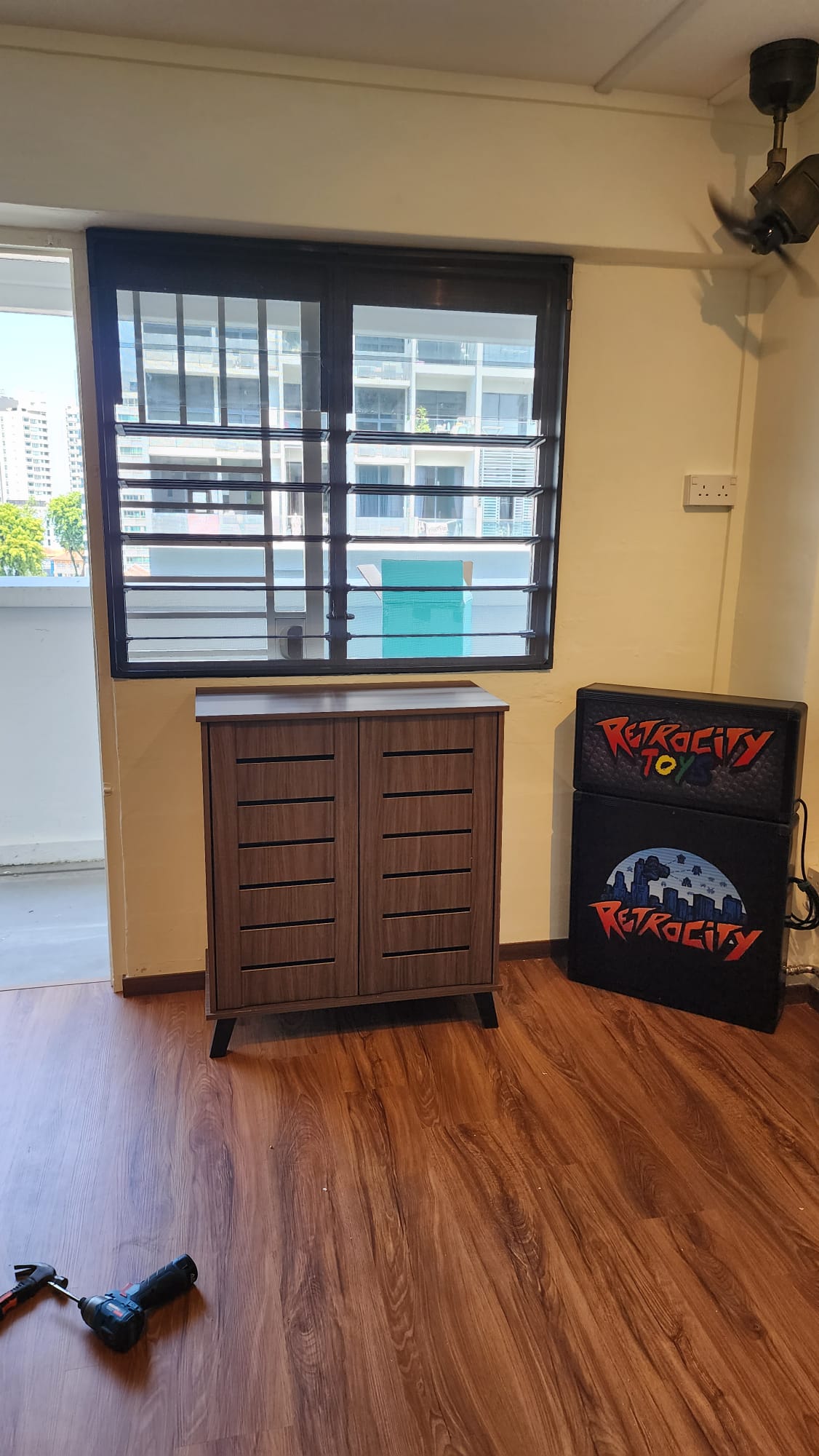 Customer home photo 4: Clean lines, no handles — yet somehow it just works, like silent storage magic. Slim but sturdy, and surprisingly roomy — form meets function in the hallway.