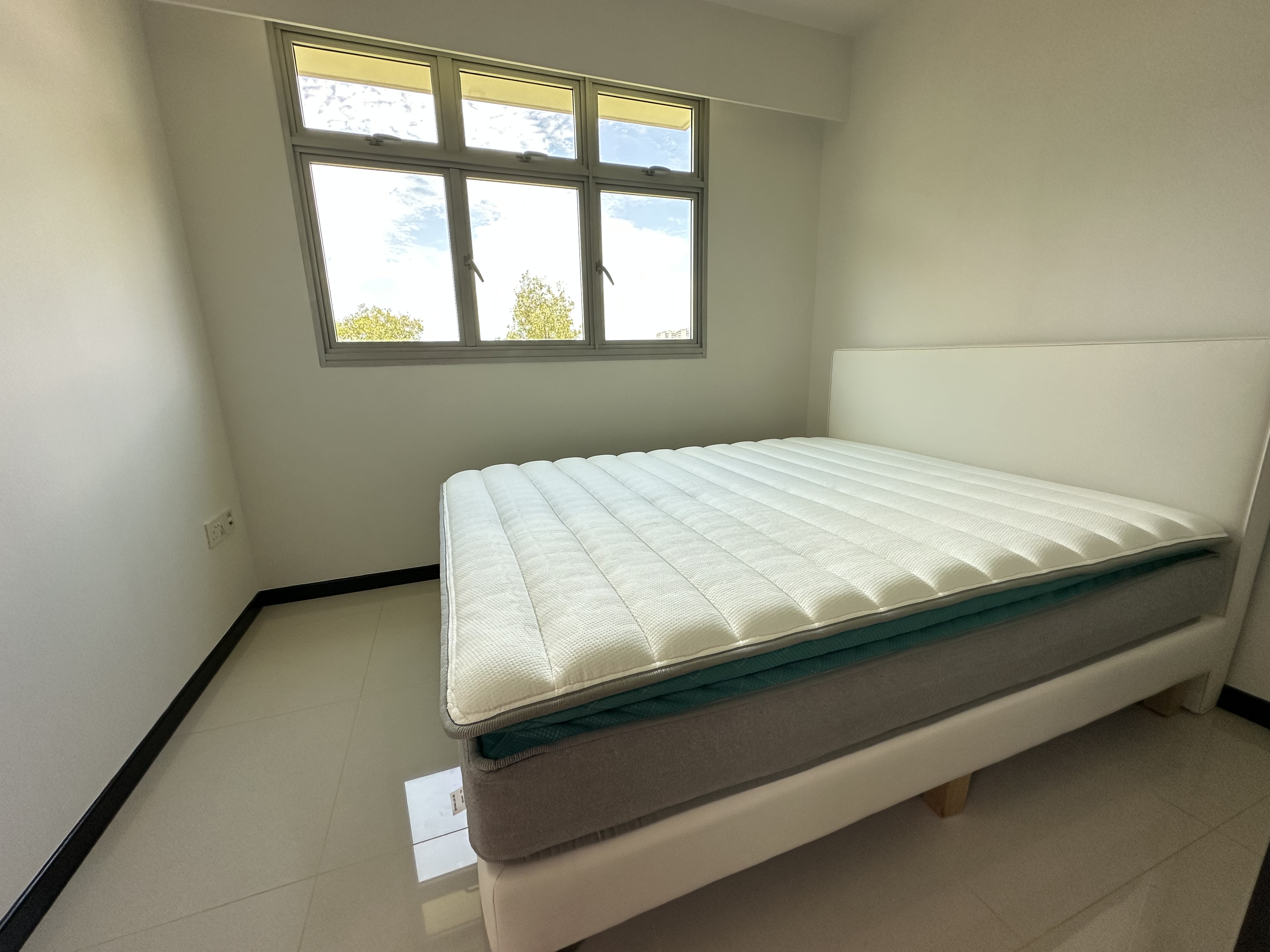 Customer home photo 13: Comfy! Great support for my back. Didnt know that less than $1800 mattress can perform equally good as a $4k mattress!