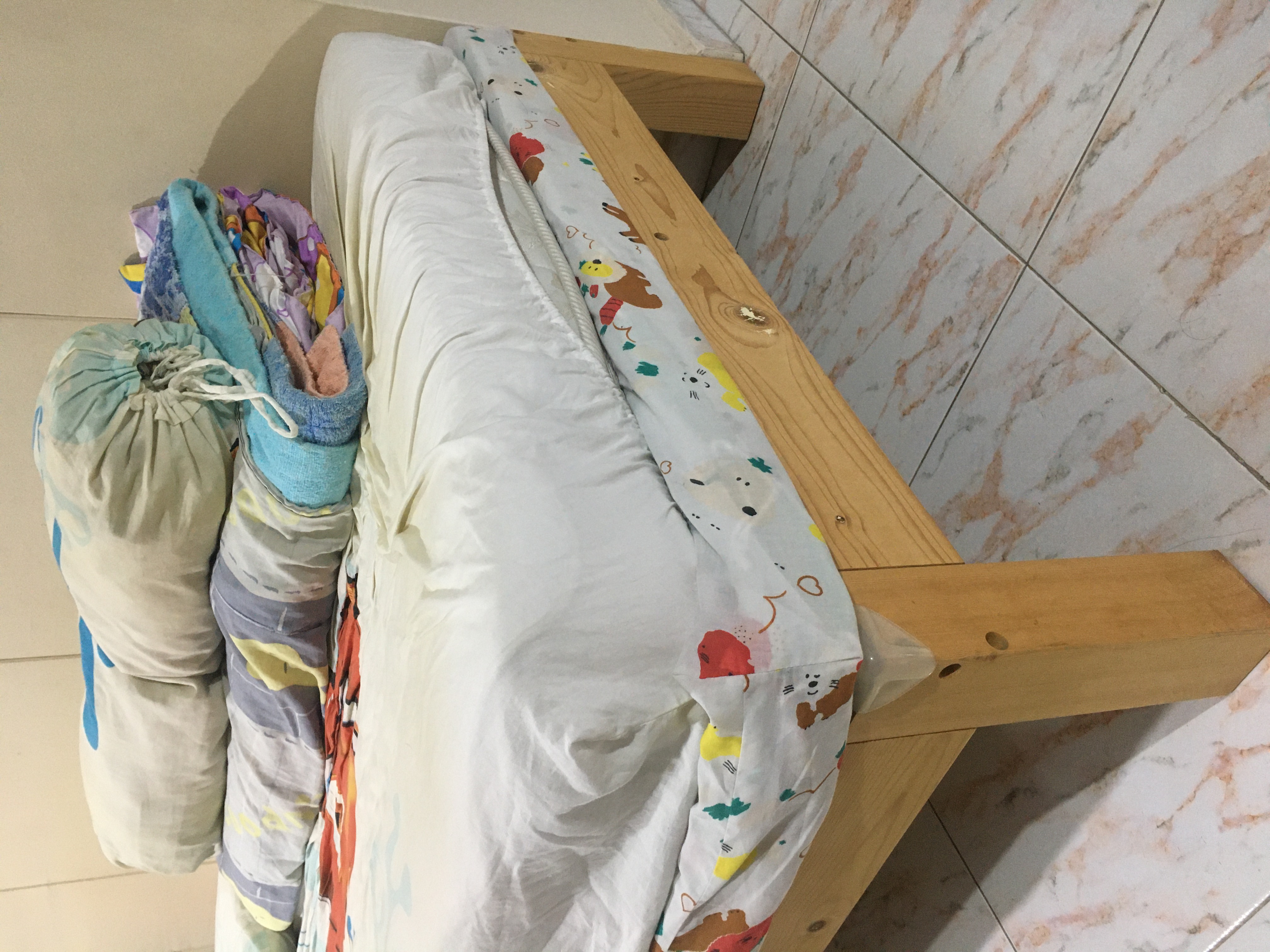 Customer home photo 13: Nice and fitting into small spaces. Good quality finishing, and assembly by hipvan. Good service.