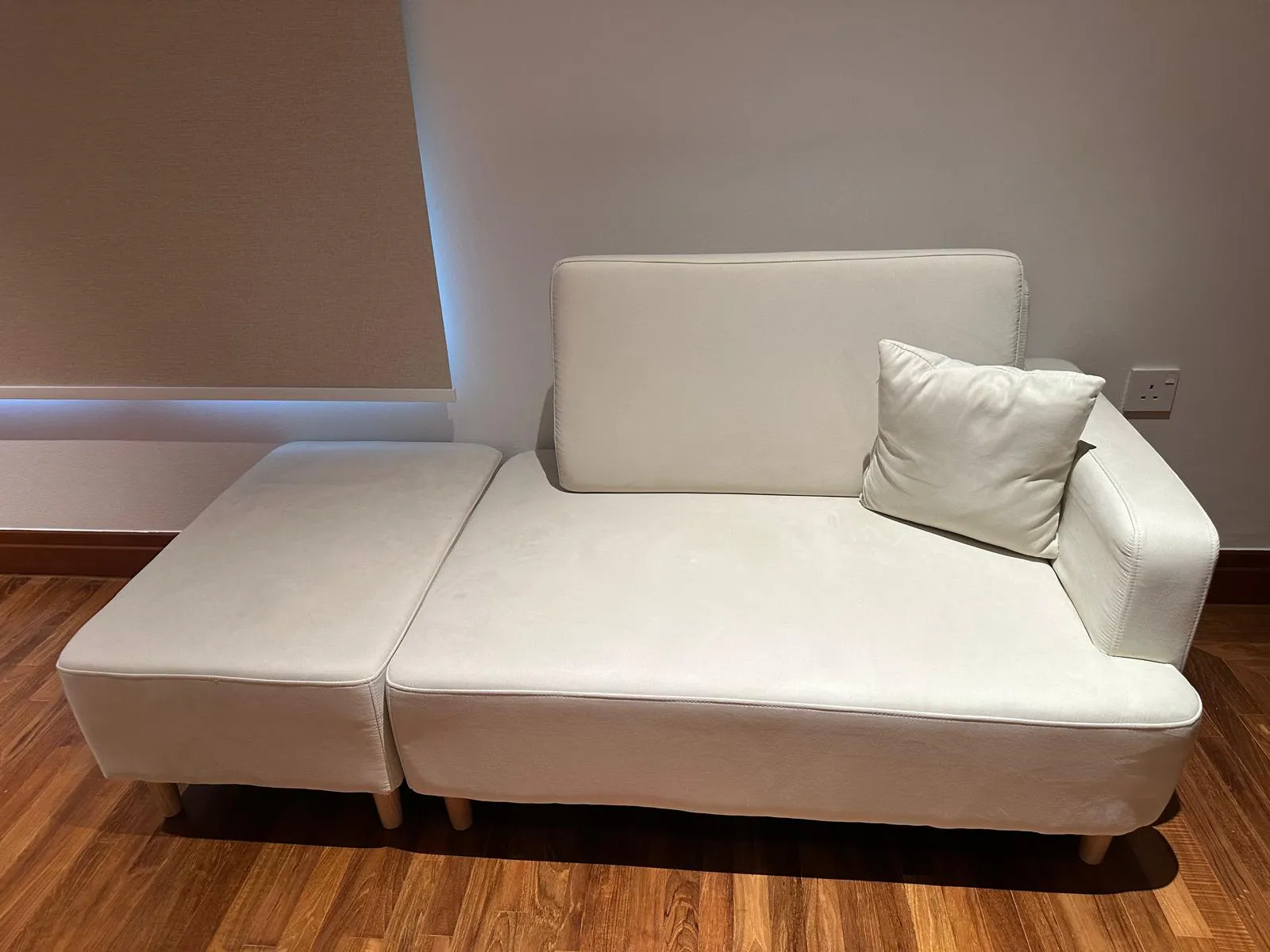 Customer home photo 22: Light weight, and high quality fabric. Very versatile and fits in where we want it to!