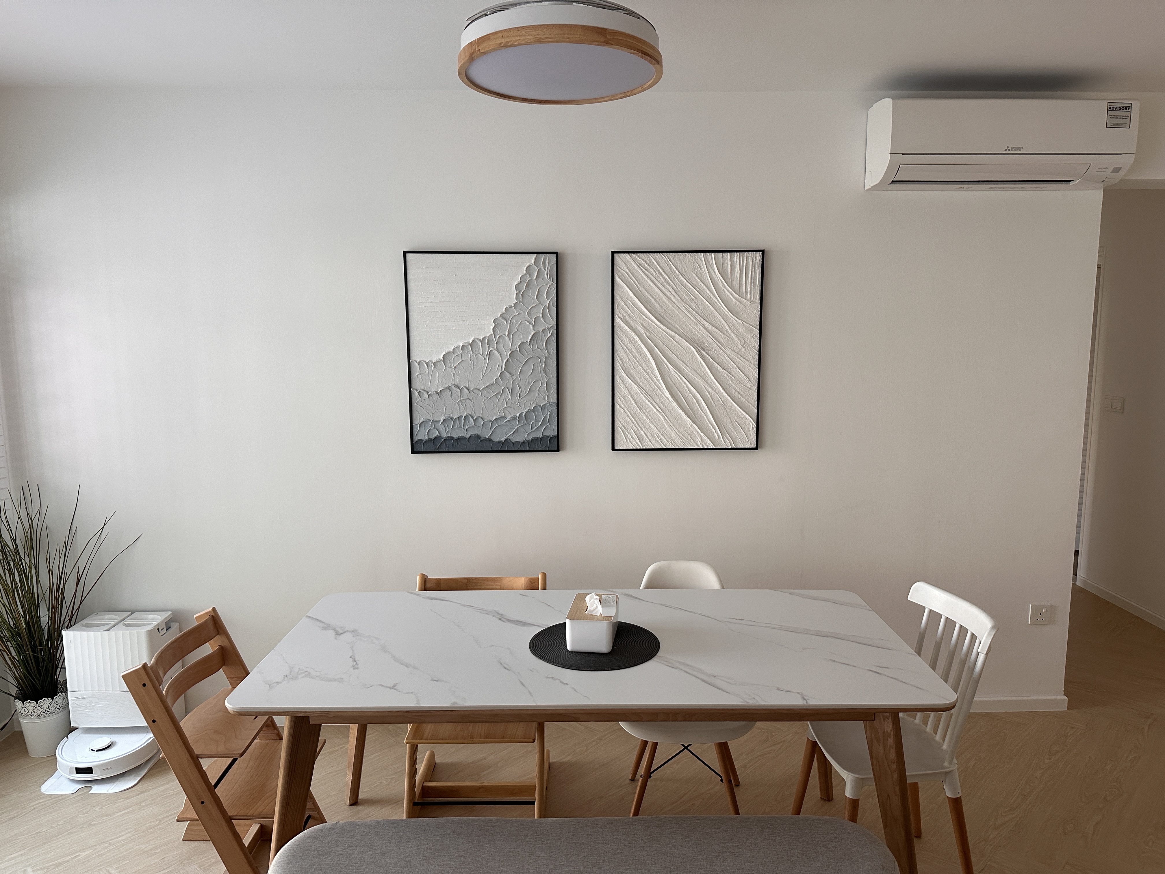 Customer home photo 1: Really love the 3D textured effect on the painting. It’s not heavy and match so well with the house theme.