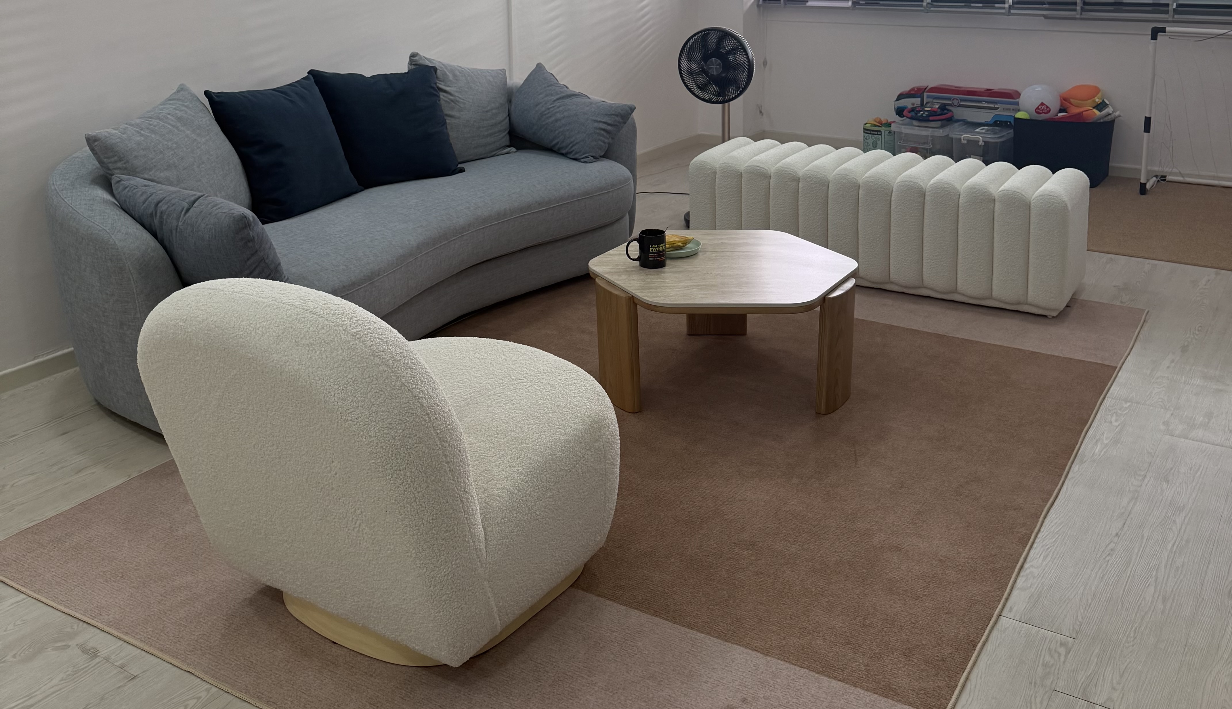 Customer home photo 5: The bench feels sturdy. Aesthetically pleasing and cute! Happy with this purchase (: