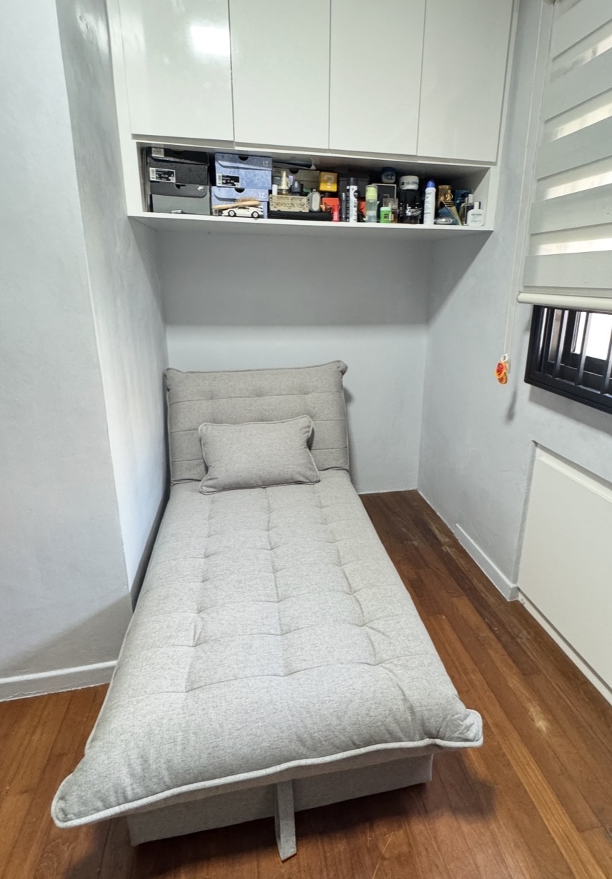 Customer home photo 2: Sofa bed for my son! 
Replaced the old sofa bed that i bought from HipVan in 2022. Time to change new sofa bed for my son.
Not bulky and nice. Fast delivery too!