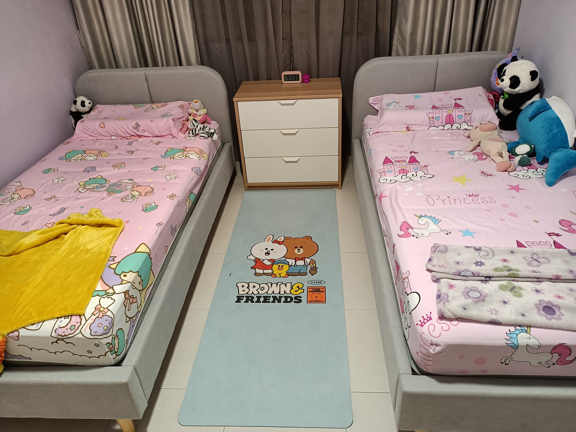 Customer home photo 9: The bed frame is sturdy and solid, make from good material. Recommended product.