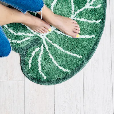 Customer home photo 2: Such a beautiful decor rug I got from hipvan . I am a happy buyer .
