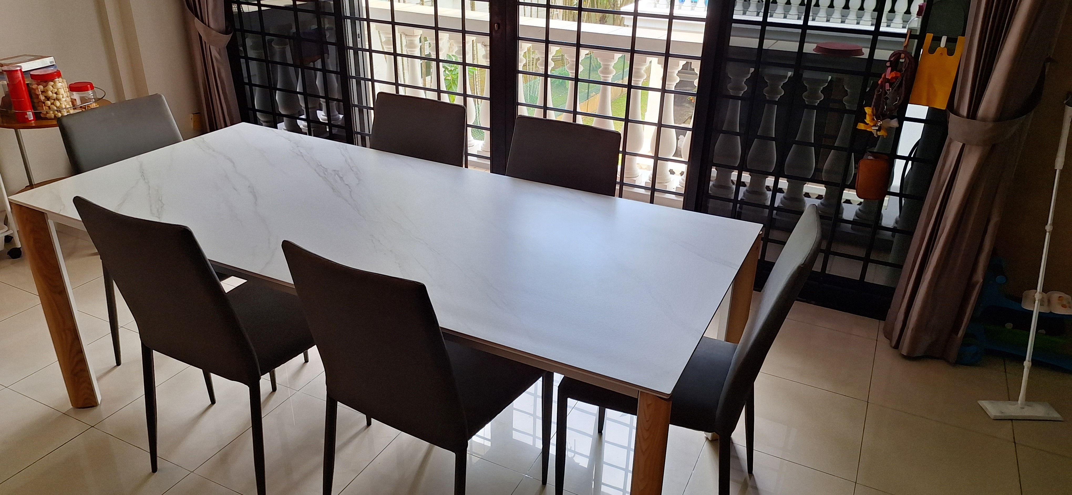 Customer home photo 2: Table was elegant looking and stable even though it is 2m long.  Table came on time and the setup was smooth.