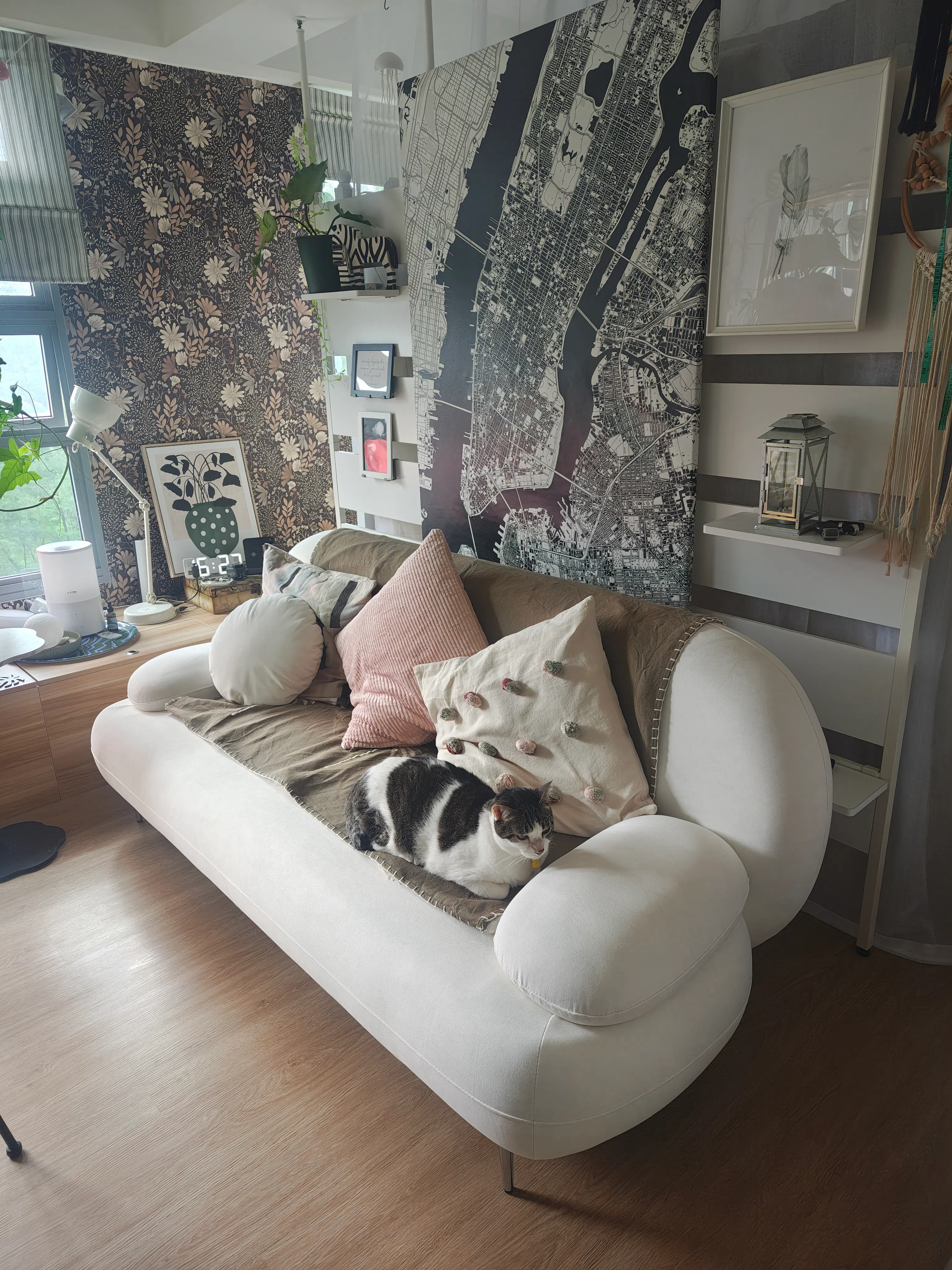 Customer home photo 6: Delivery service and installation 🫰🏼
I so love my sofa and its aesthetics in my apatment. It looks like can be featured in a lifestyle or interior article for sure.