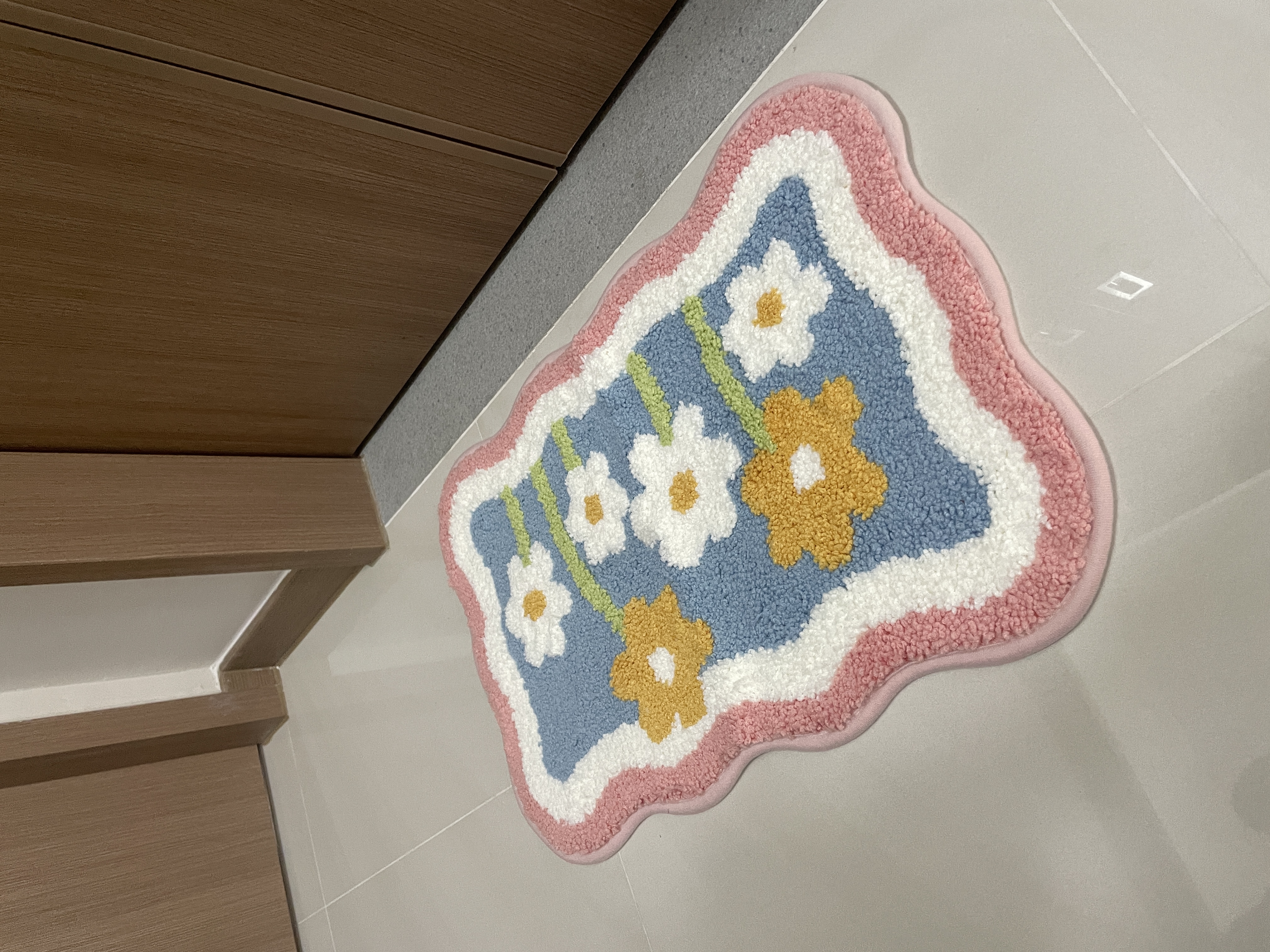 Customer home photo 2: Very cute, love it.