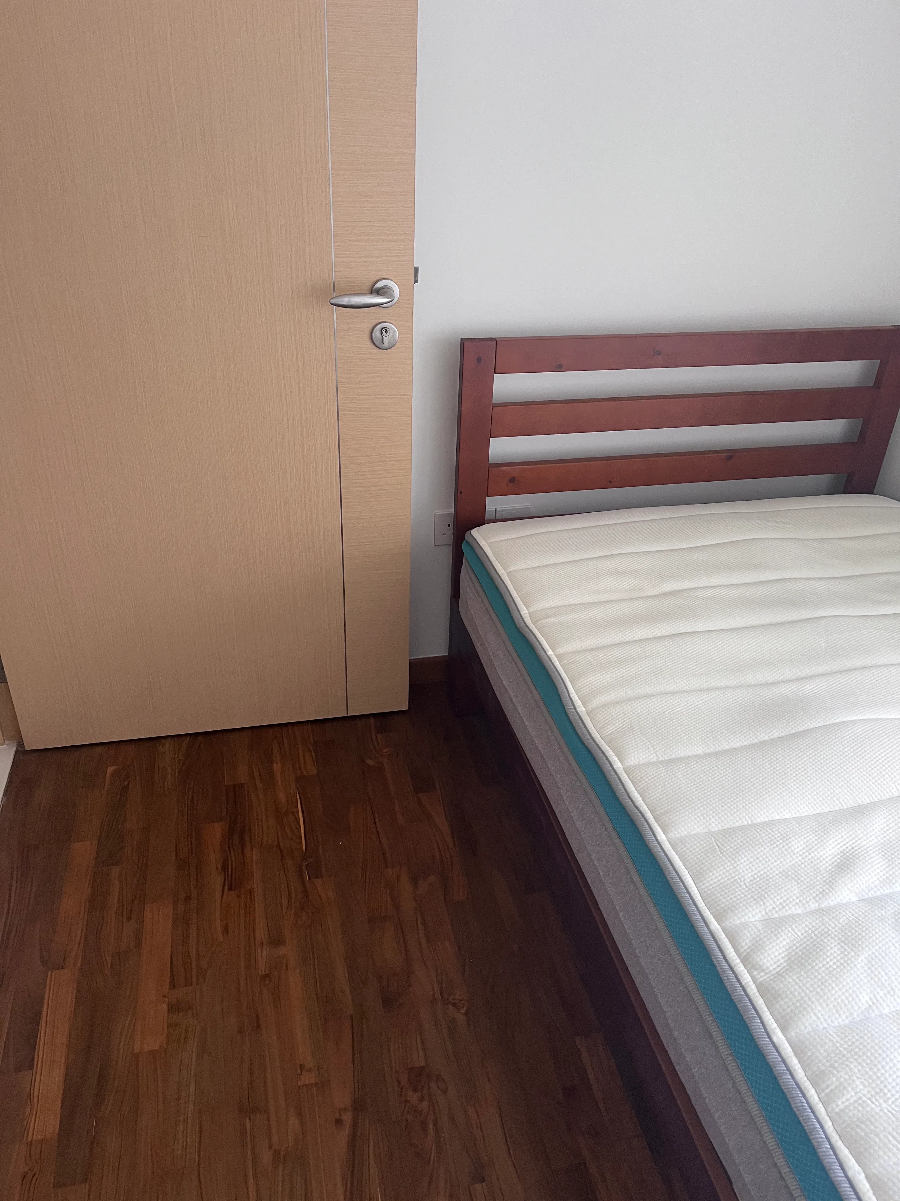 Customer home photo 12: The bed meets our expectations.