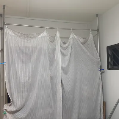 Customer home photo 1: I like that it is adjustable and movable. Easy to set up and manageable. The ceiling is 2.8m.