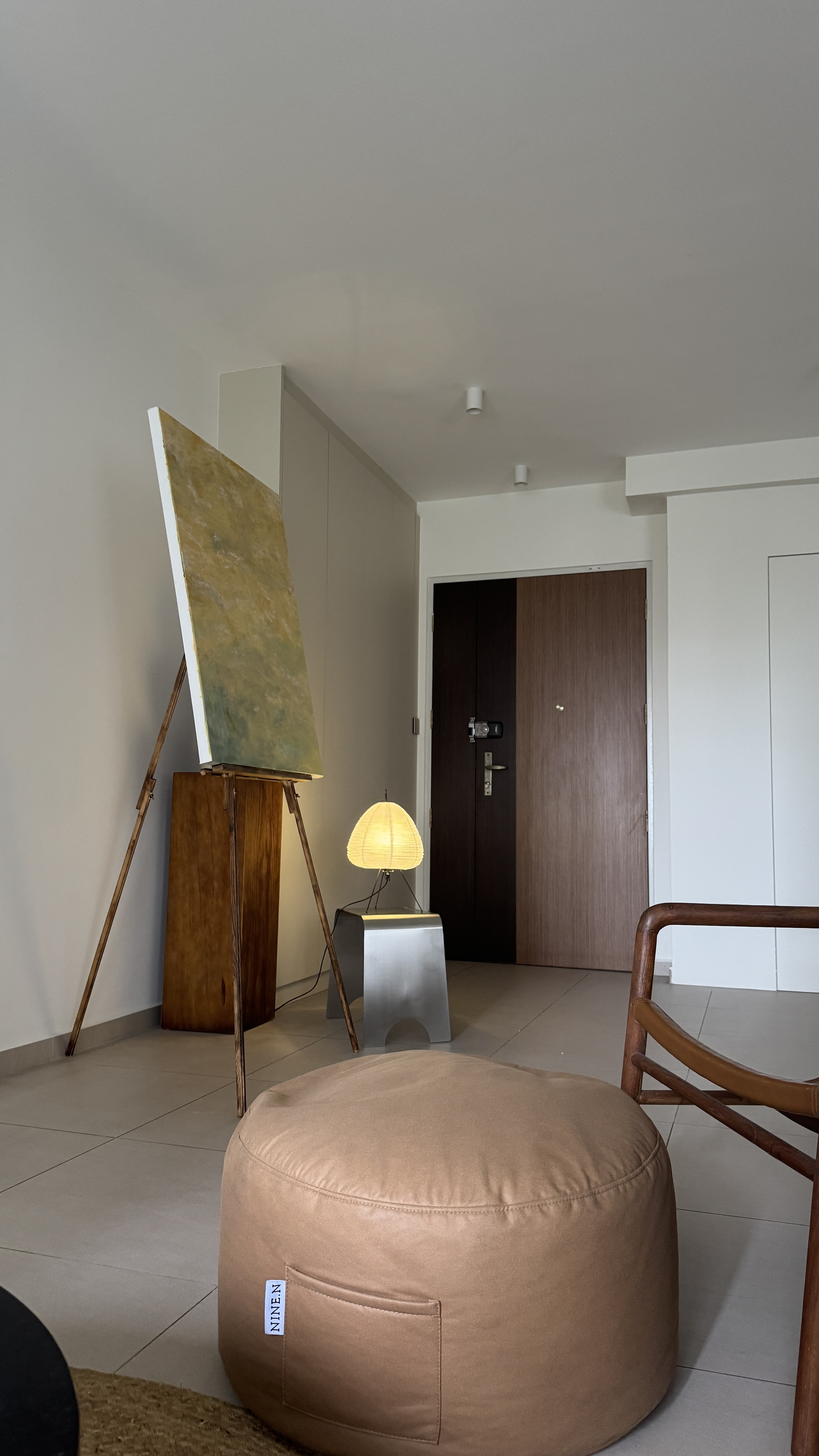 Customer home photo 3: very easy to set up. also comes in different lighting. just turn it off and on again and it switches from cool to warm lighting