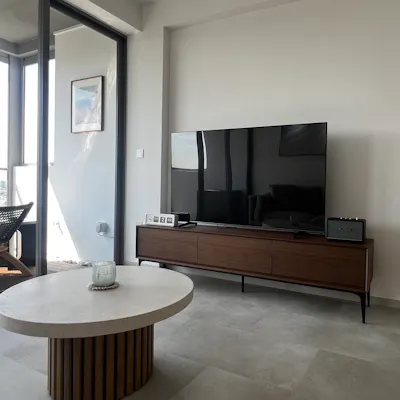 Customer home photo 3: Nice sleek retro clock to go on my TV console!