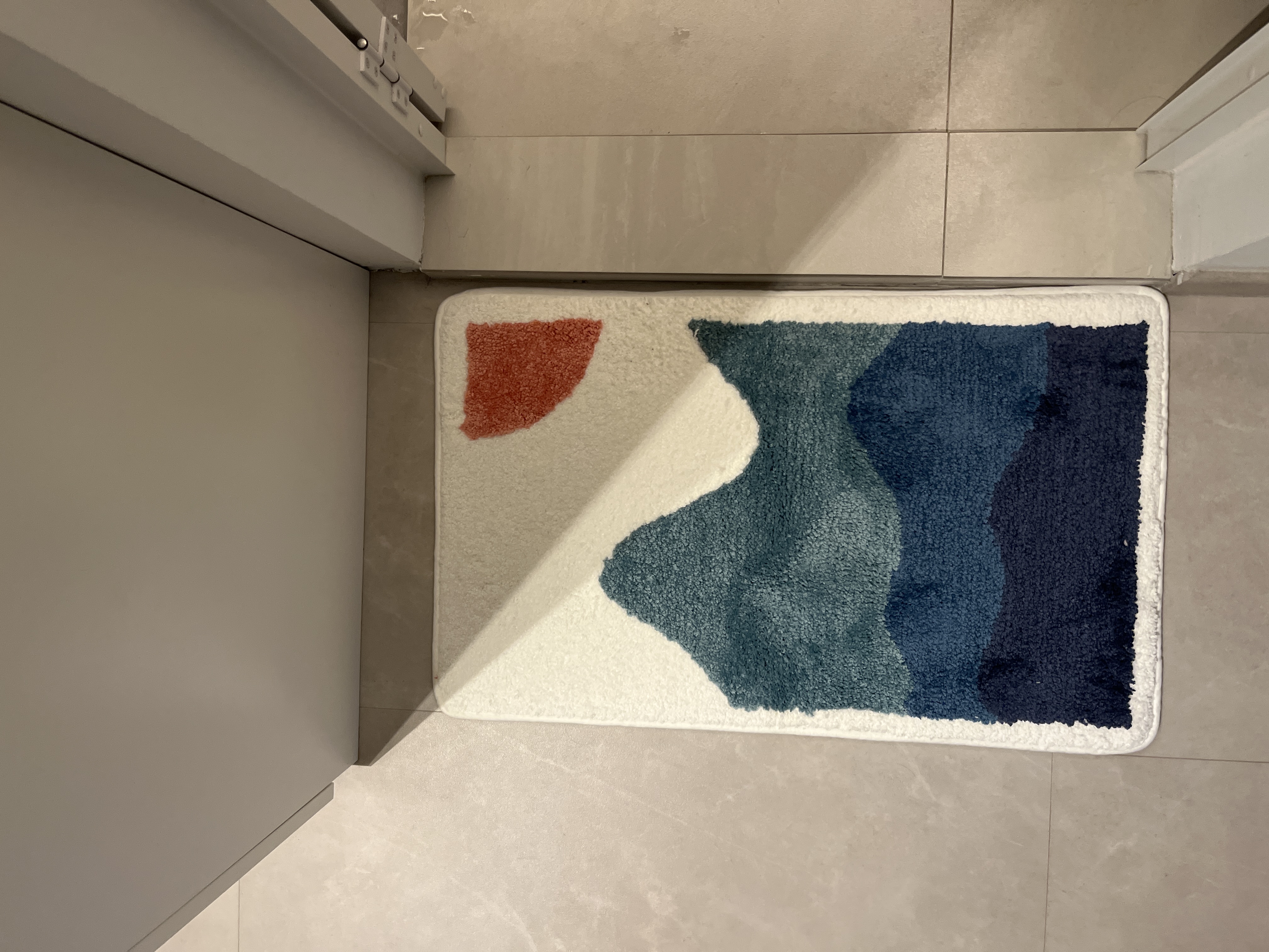 Customer home photo 1: Looks exactly like it does in the pictures! Love the aesthetic of this and hope it is as absorbent as it’s supposed to be :)