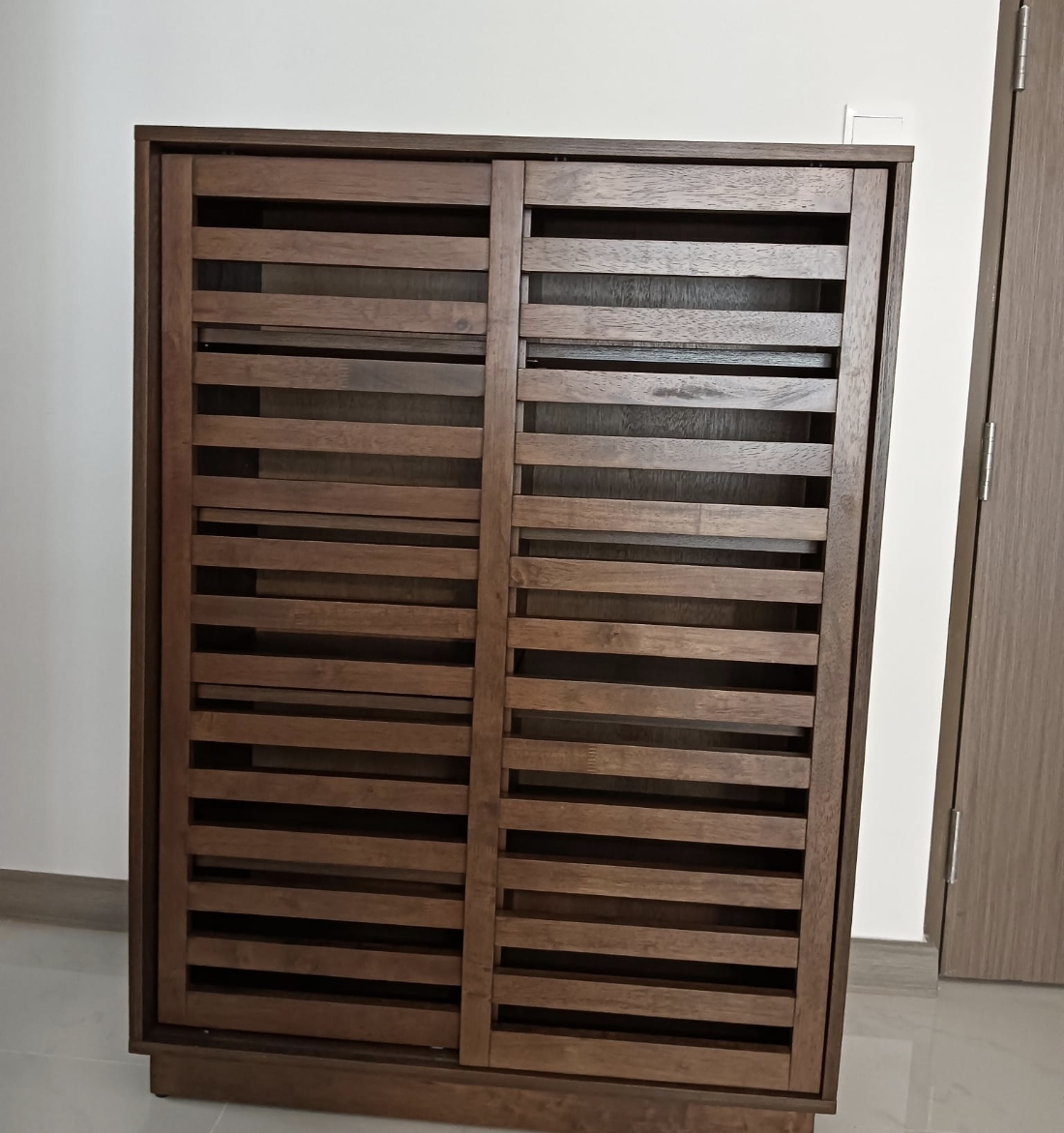 Customer home photo 1: nice solid wood, the cabinet is wellmade and no splinters :)