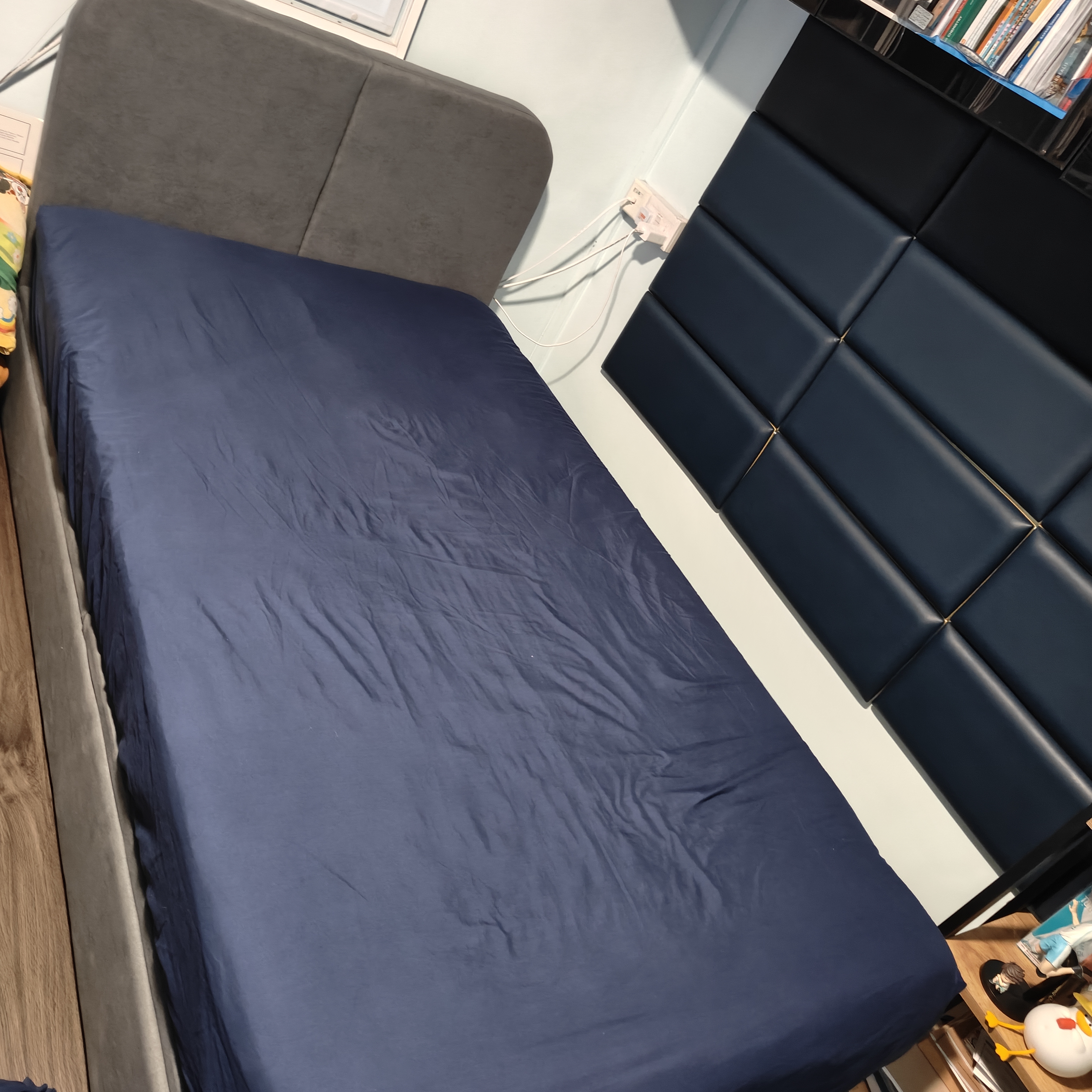 Customer home photo 15: Good quality but was disappointing that there is no hard board at the bottom of the storage, only a piece of cloth.